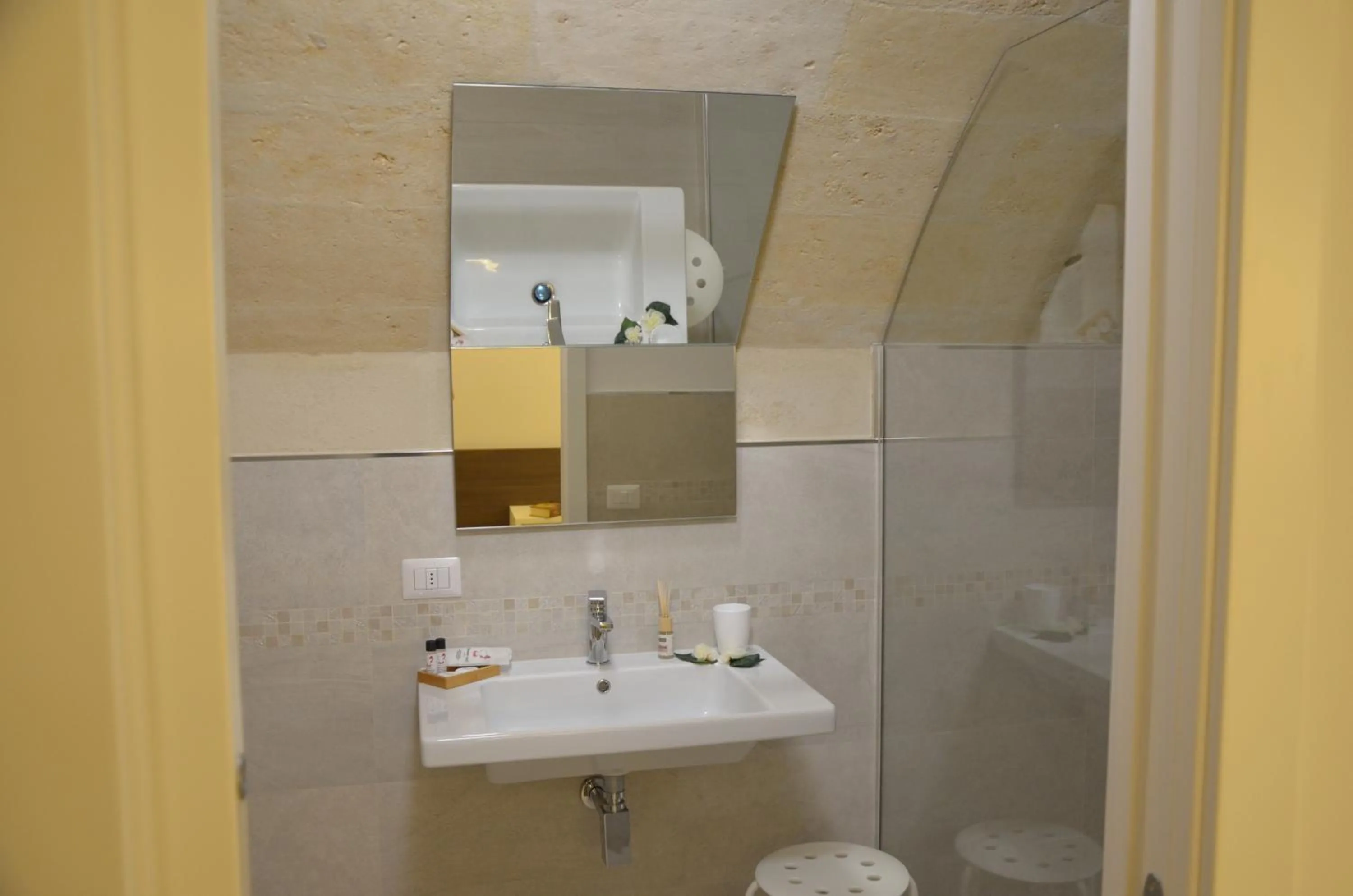 Bathroom in In & Out Matera