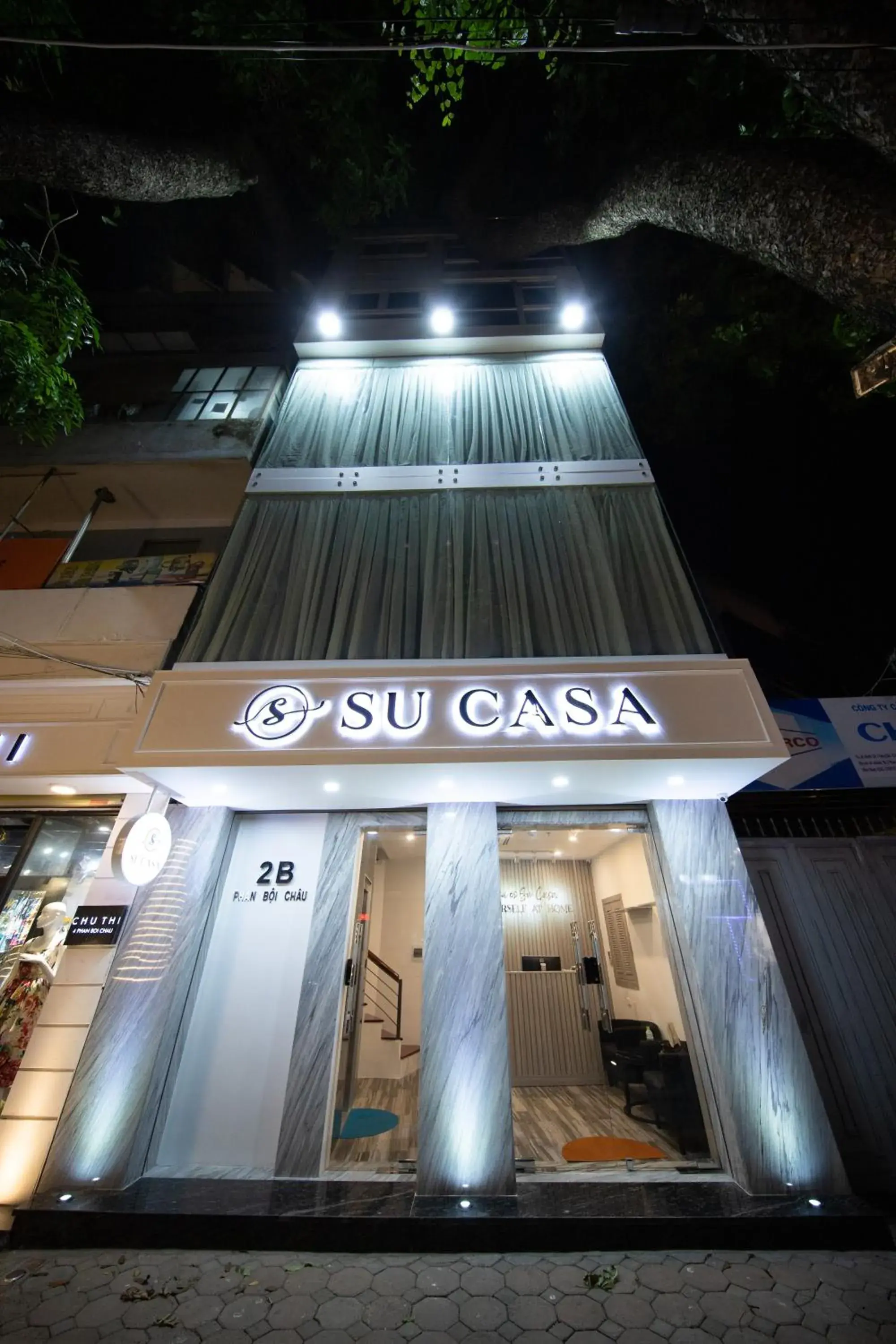 Property building in Su Casa Hanoi Old Quarter Property building in Su Casa Hanoi Old Quarter