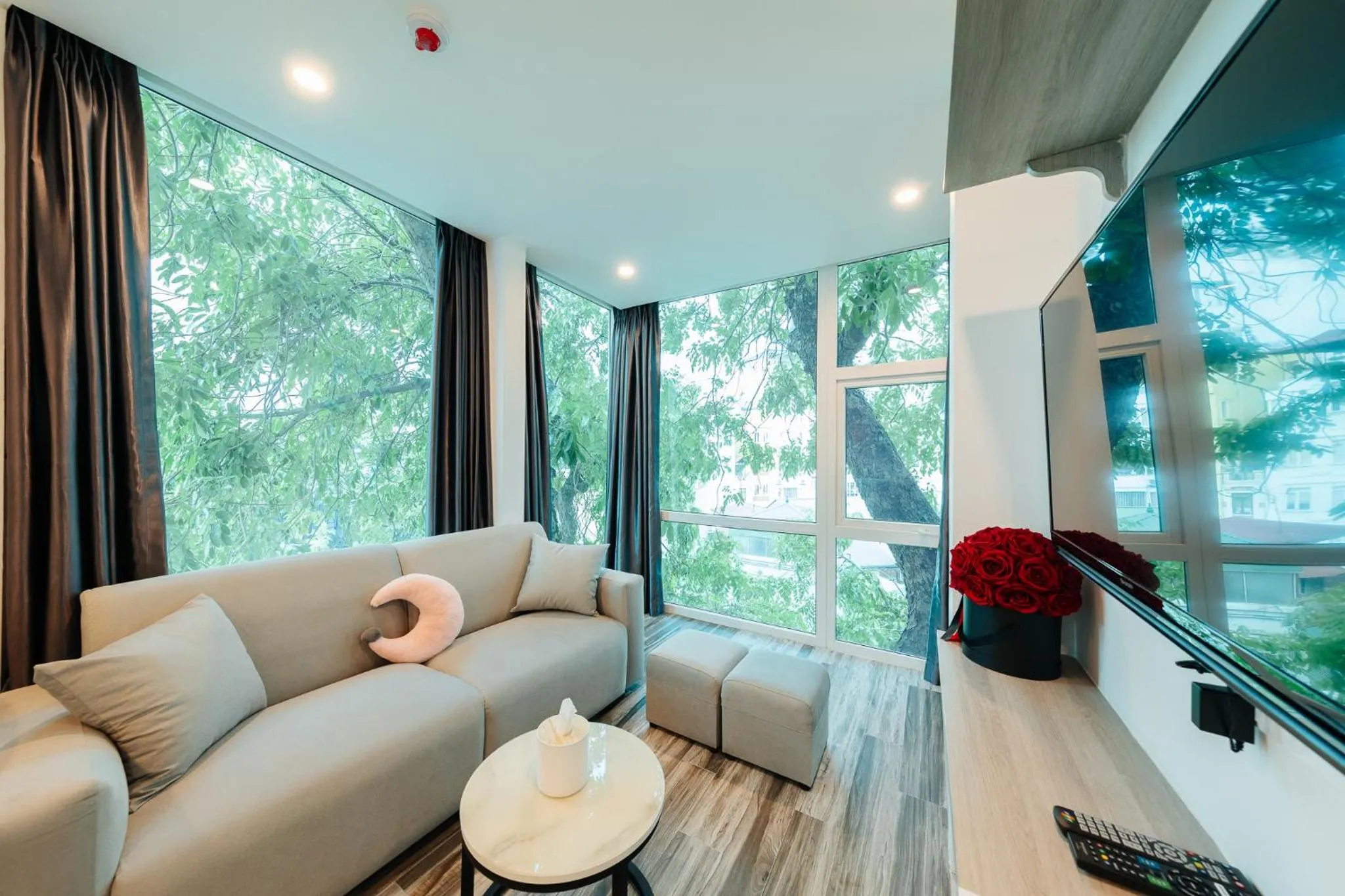 Living room in Su Casa Hanoi Old Quarter