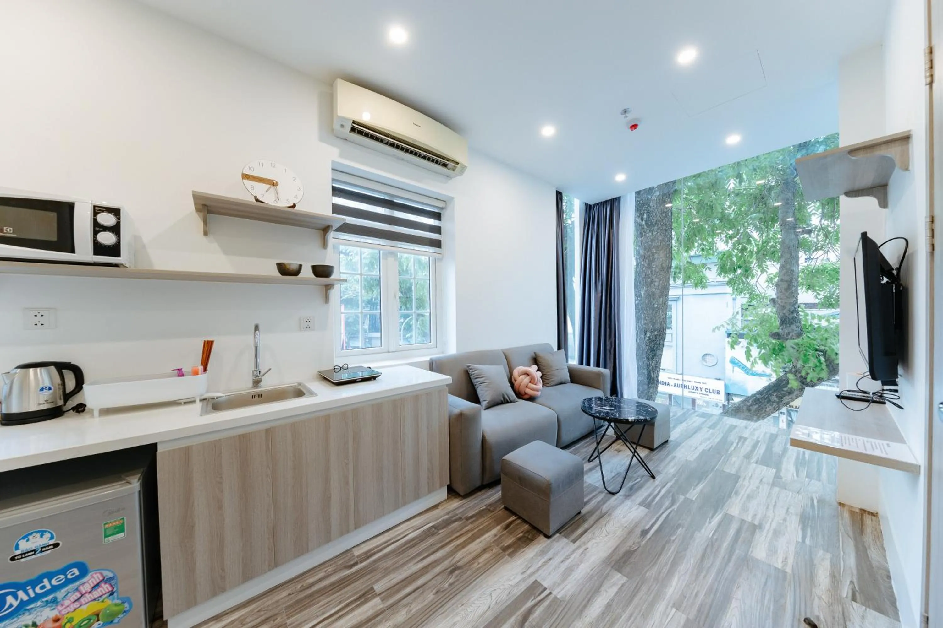 TV and multimedia in Su Casa Hanoi Old Quarter