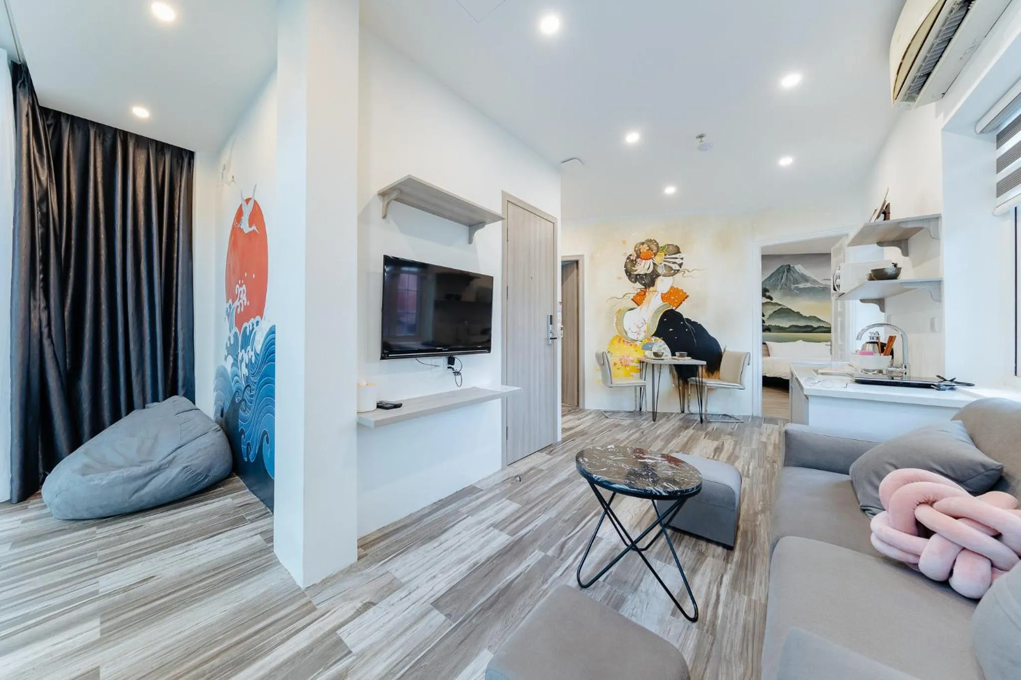 Living room in Su Casa Hanoi Old Quarter