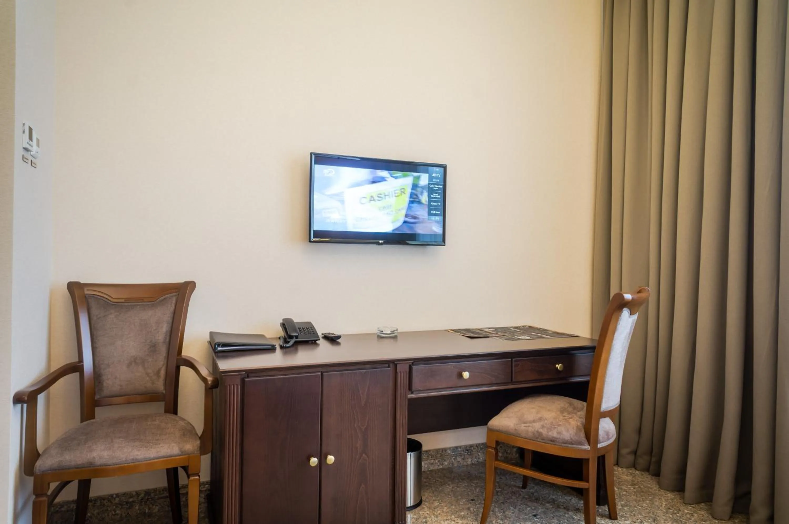 Photo of the whole room in Royal Plus Hotel