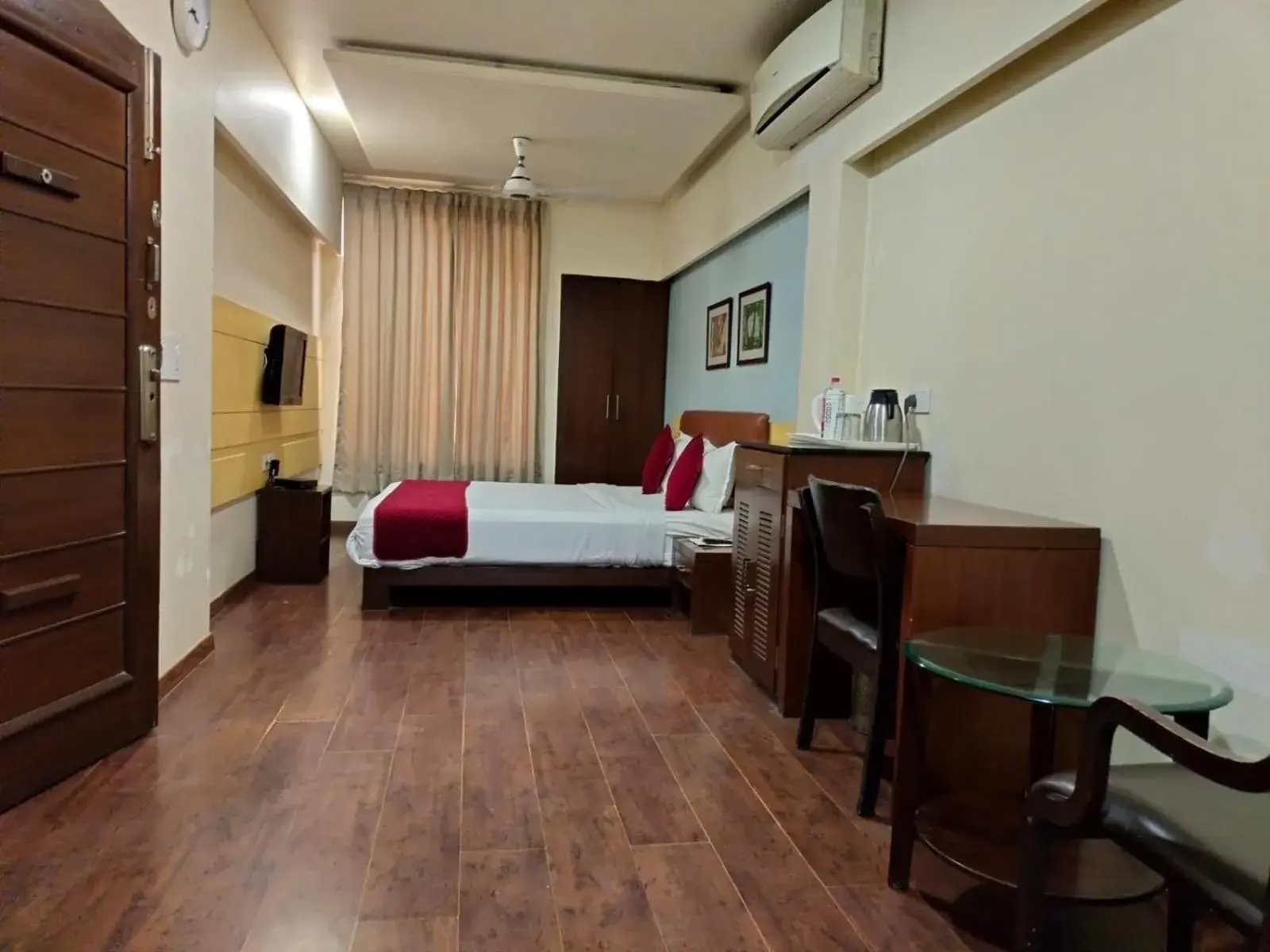 Bed in HOTEL NANGIS PRIDE Bed in HOTEL NANGIS PRIDE