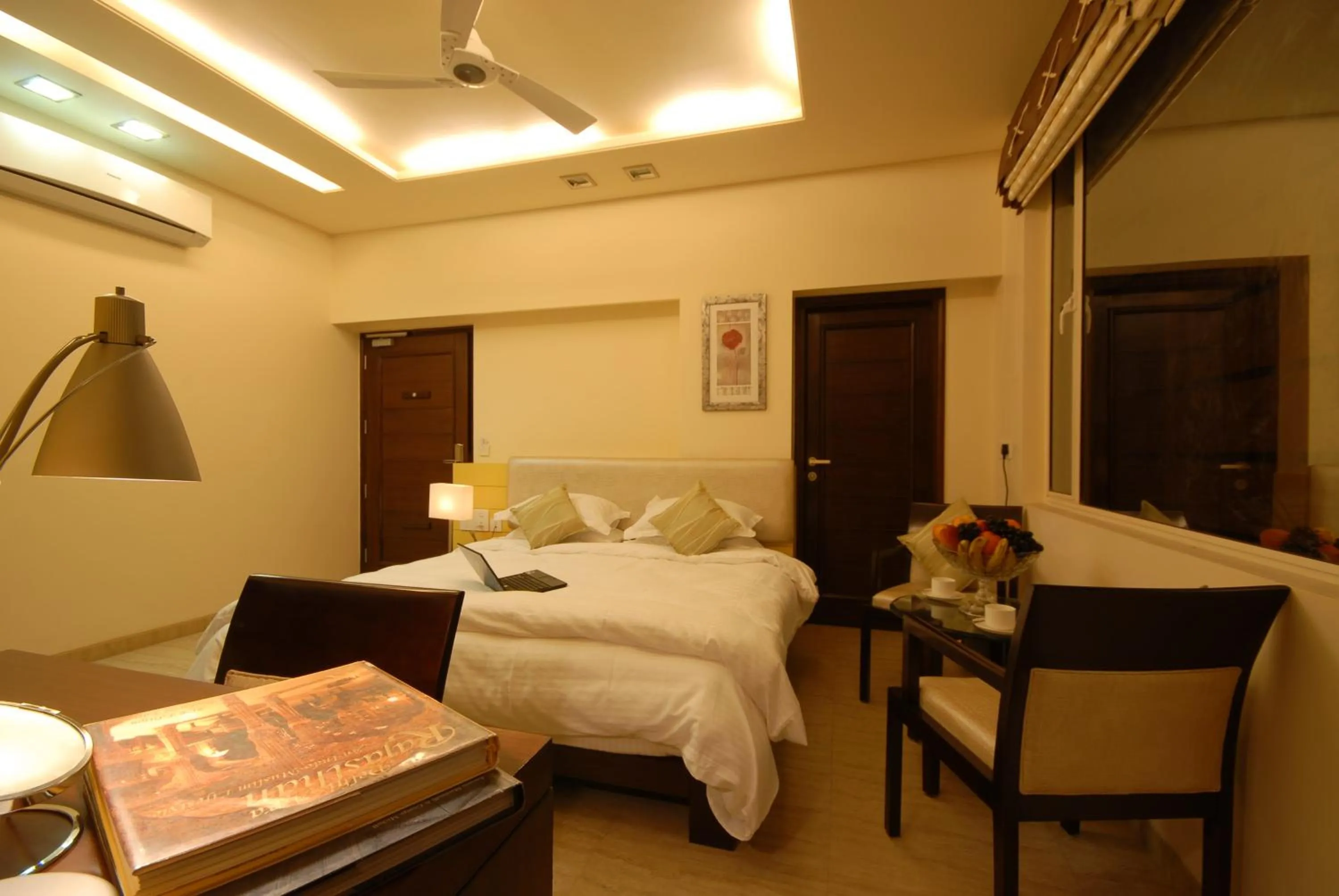 Bed in HOTEL NANGIS PRIDE