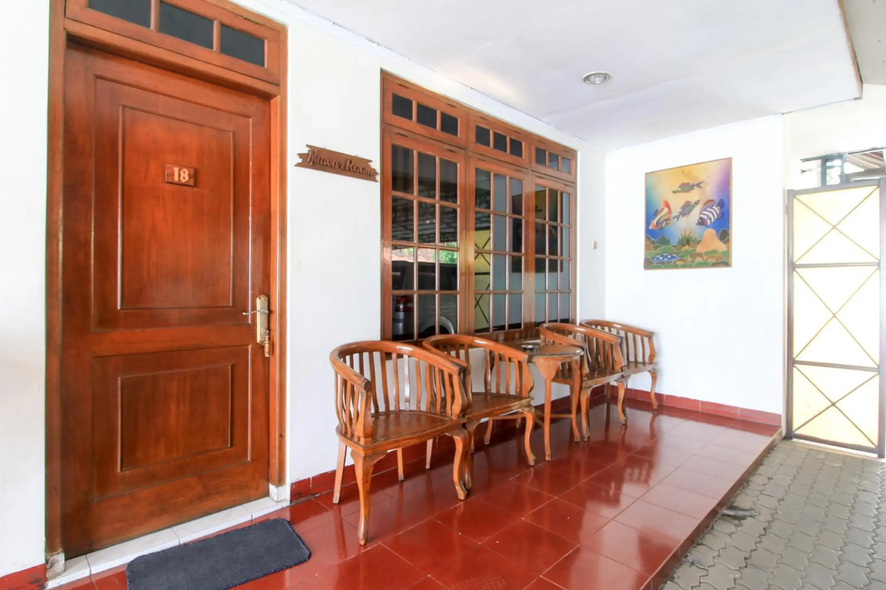 Property building in RedDoorz at Hotel Putra Perdana Klaten Property building in RedDoorz at Hotel Putra Perdana Klaten