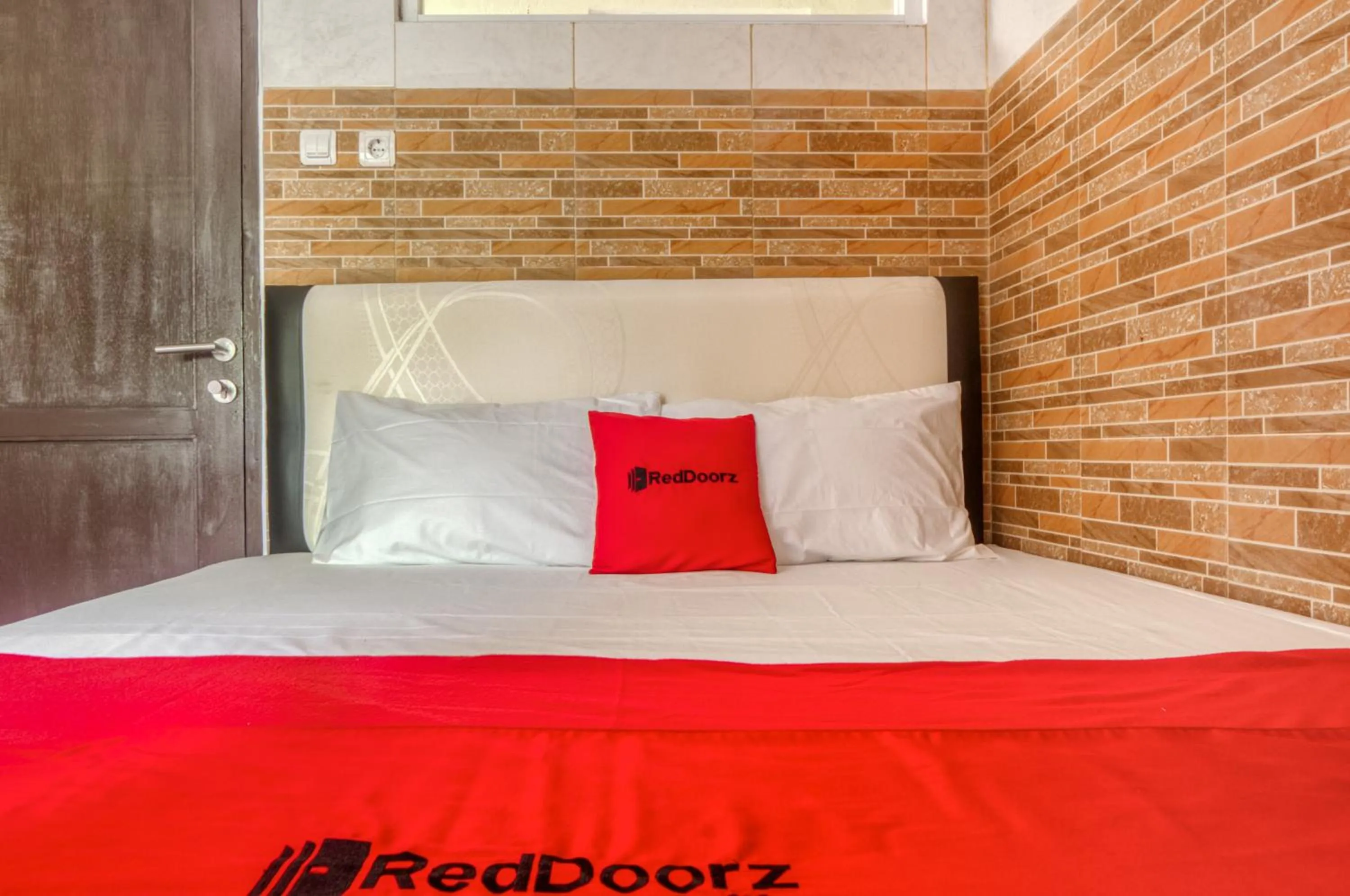 Bedroom, Bed in RedDoorz @ Panglima Polim 2
