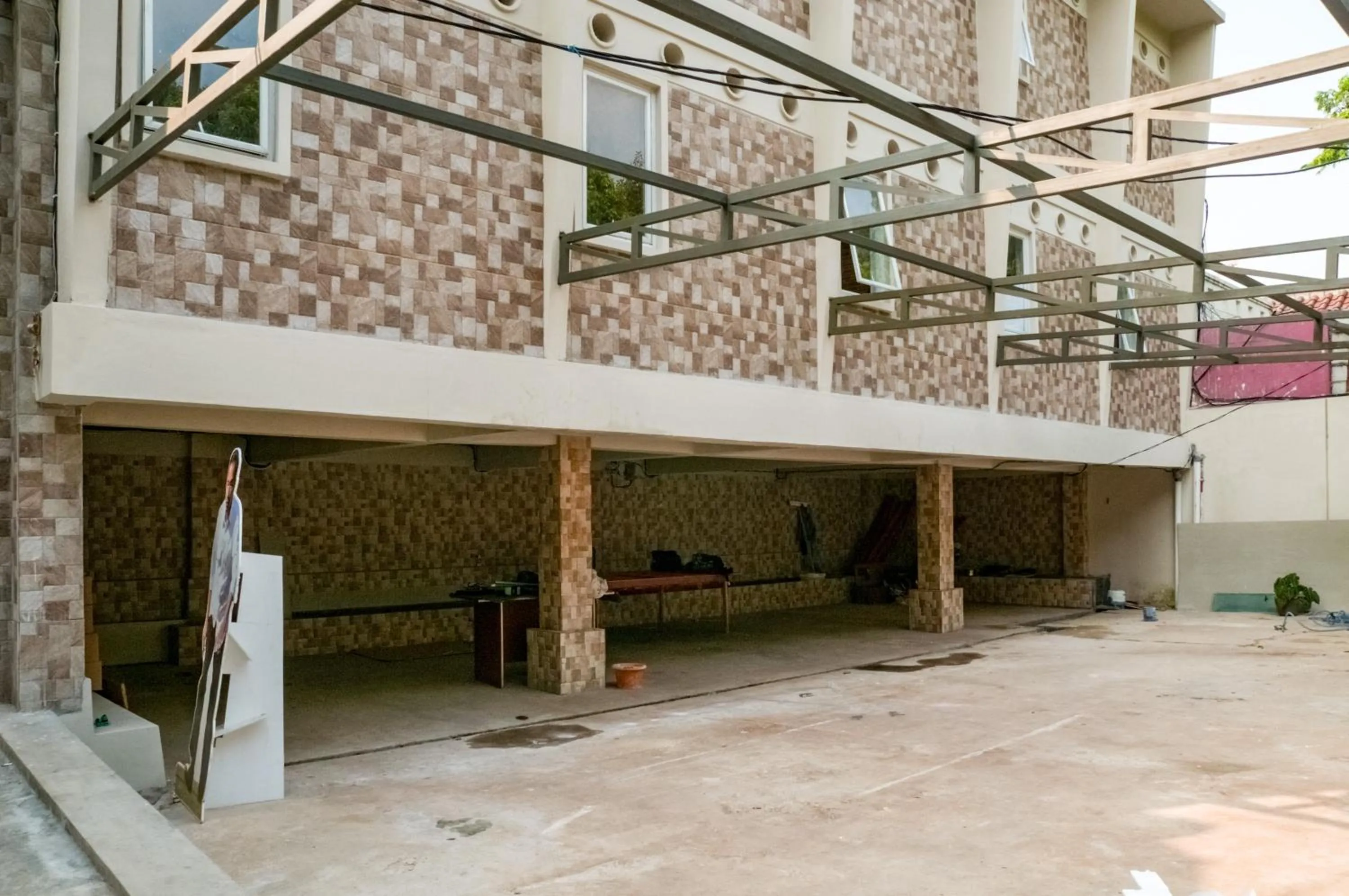 Property building in RedDoorz @ Panglima Polim 2