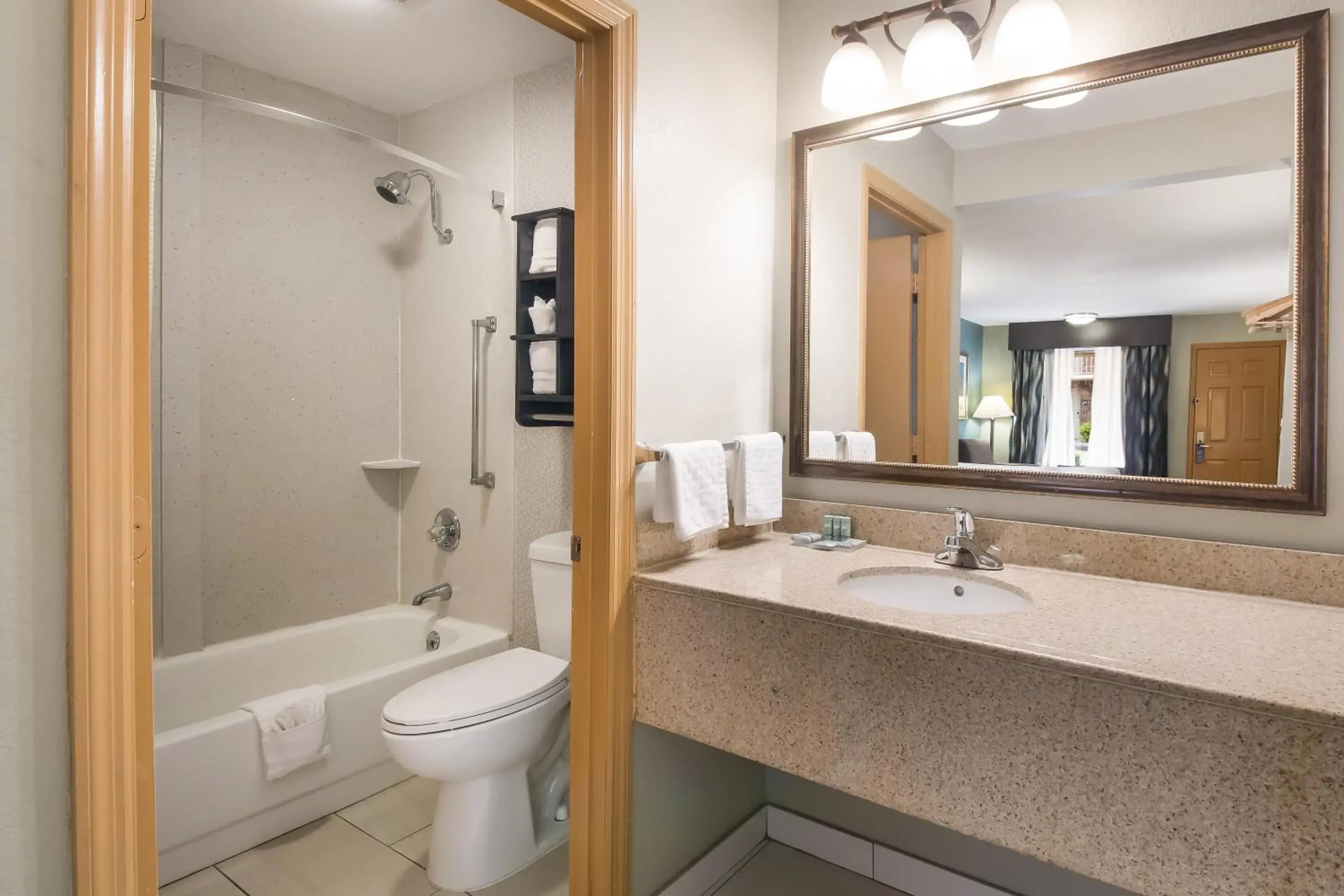 King Room with Sofa Bed in Best Western Inn Winchester King Room with Sofa Bed in Best Western Inn Winchester