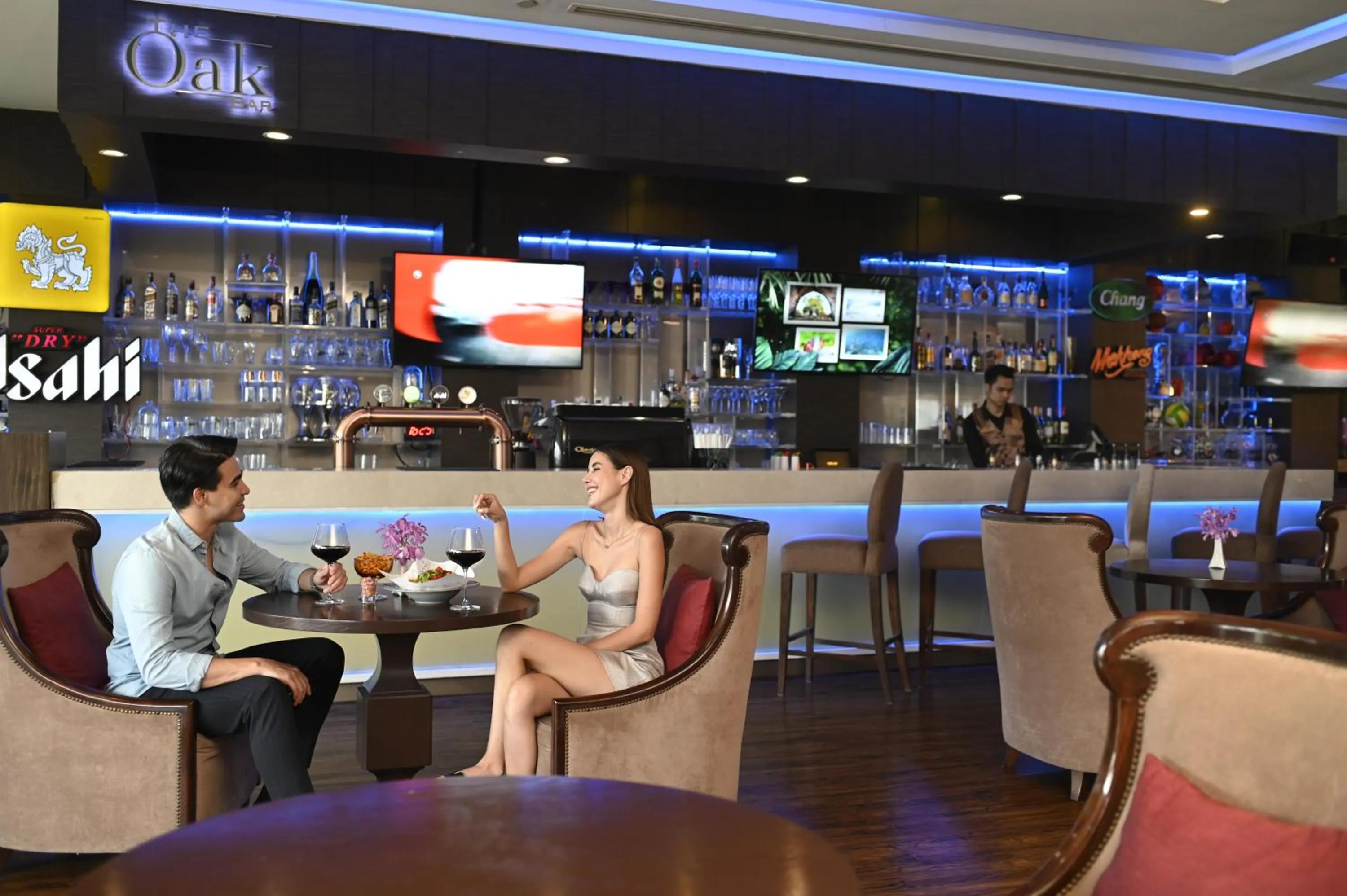 Lounge or bar in The Berkeley Hotel Pratunam