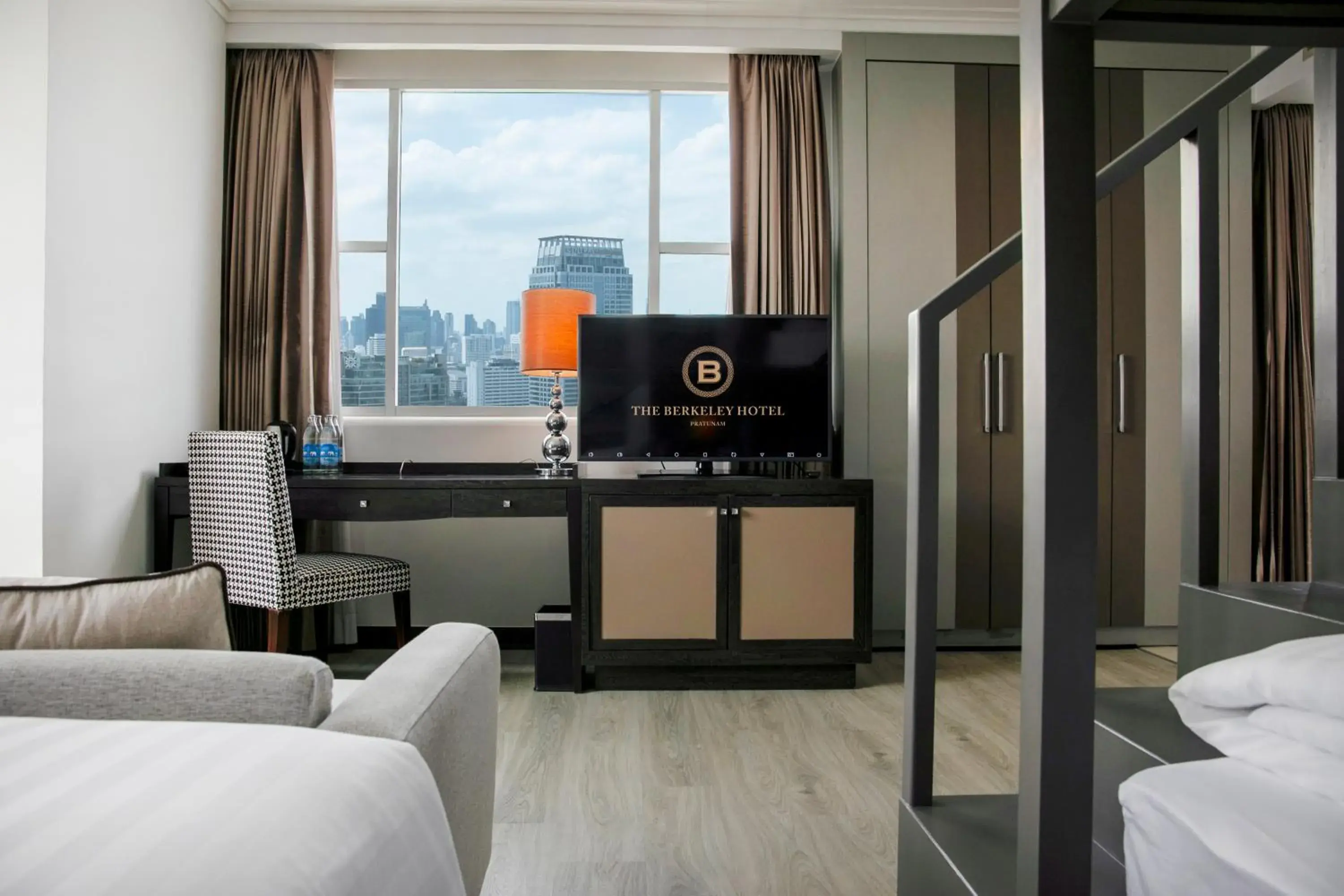 Bedroom, Bed in The Berkeley Hotel Pratunam Bedroom, Bed in The Berkeley Hotel Pratunam