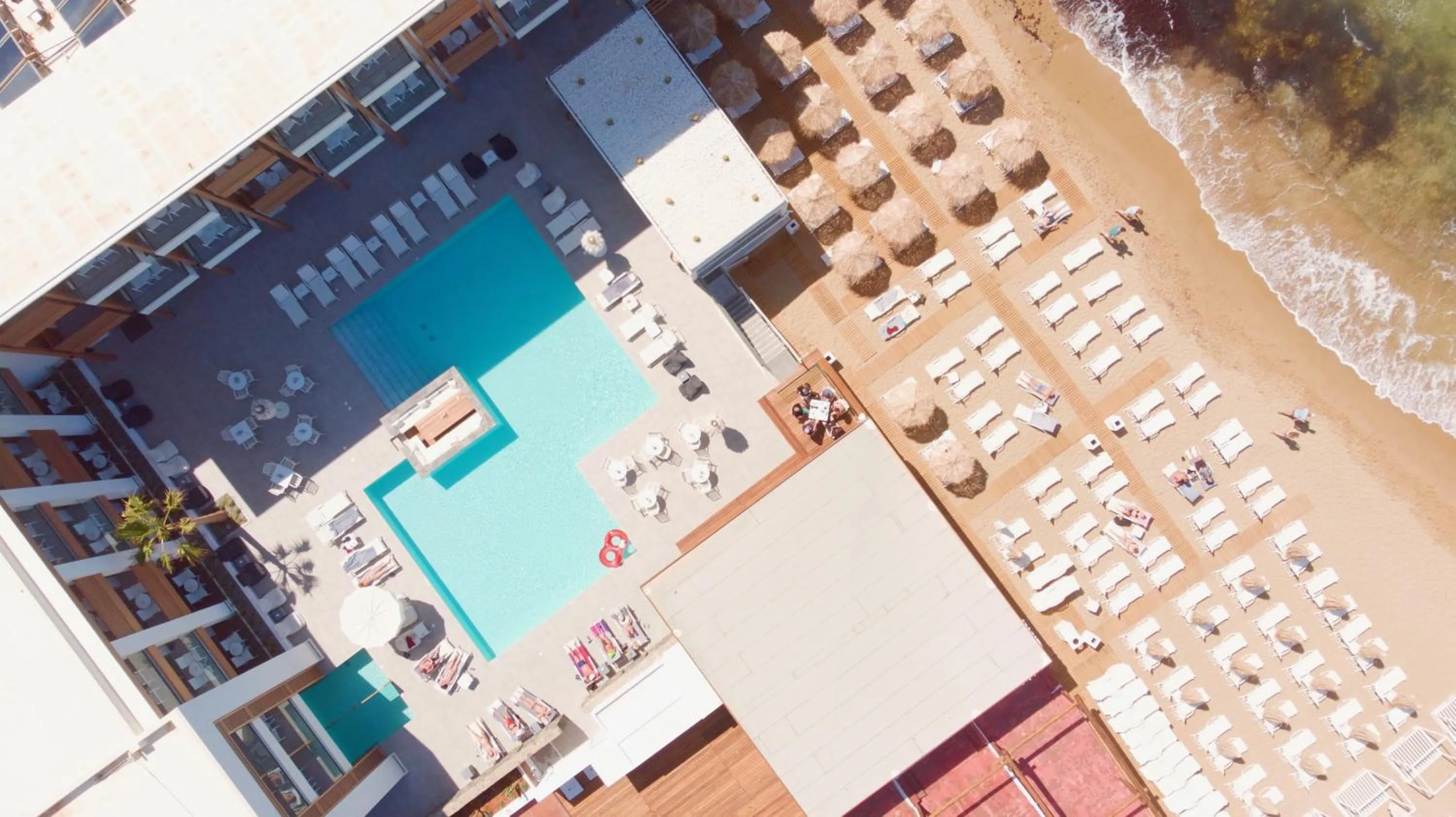 Property building in Enorme Ammos Beach