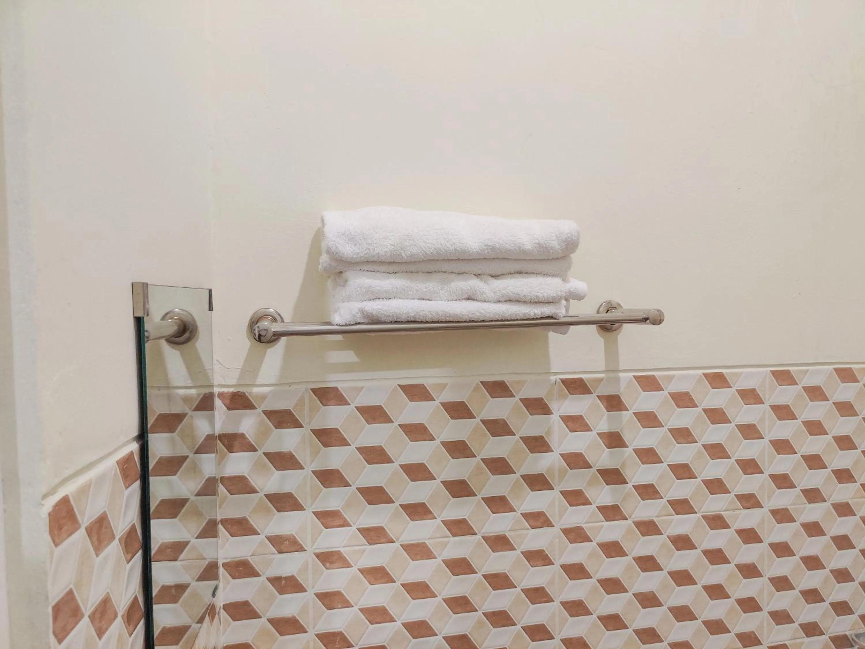 Bathroom in Ayuning Guest House Syariah Semarang Mitra RedDoorz