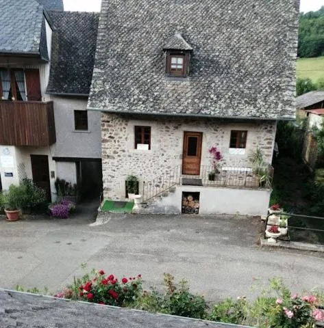 Property building in Le Fidèle