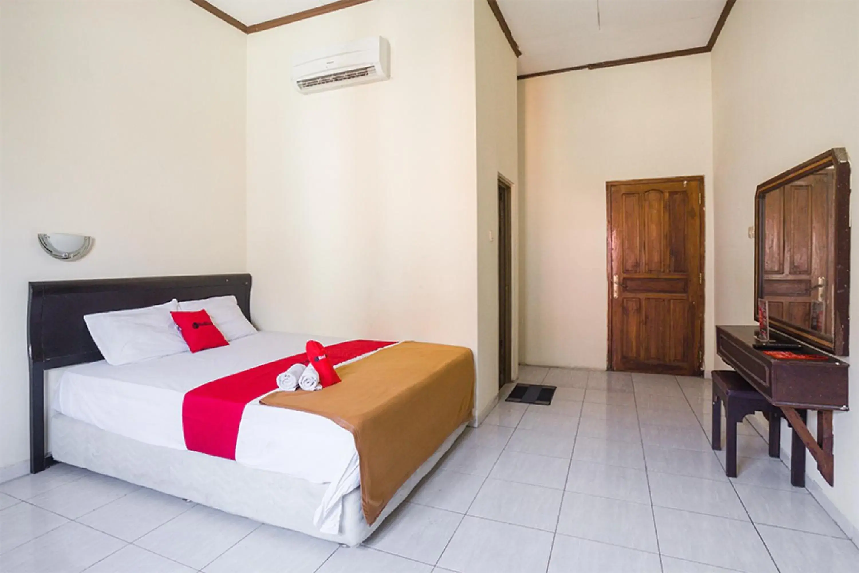 Bed in RedDoorz near XT Square 2 Bed in RedDoorz near XT Square 2