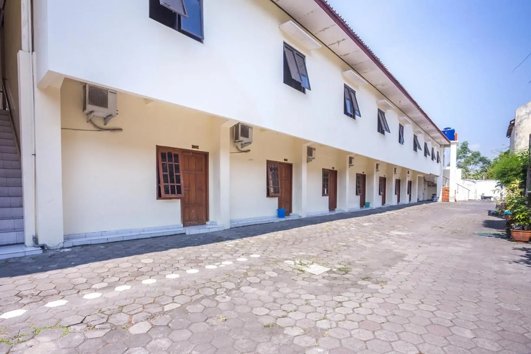 Property logo or sign in RedDoorz near XT Square 2 Property logo or sign in RedDoorz near XT Square 2