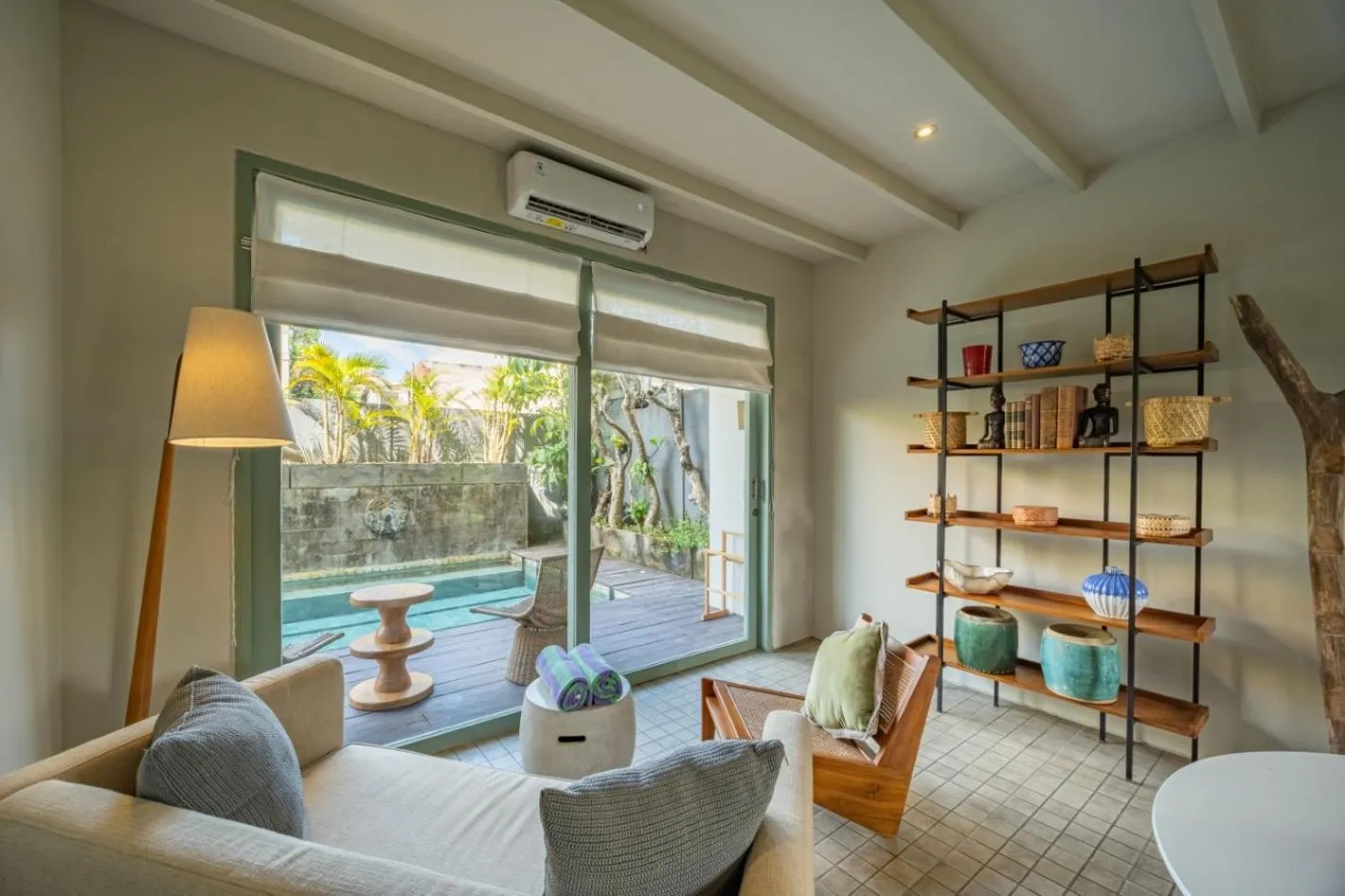 Studio O - Two-Floor Studio, Walk to the Beach