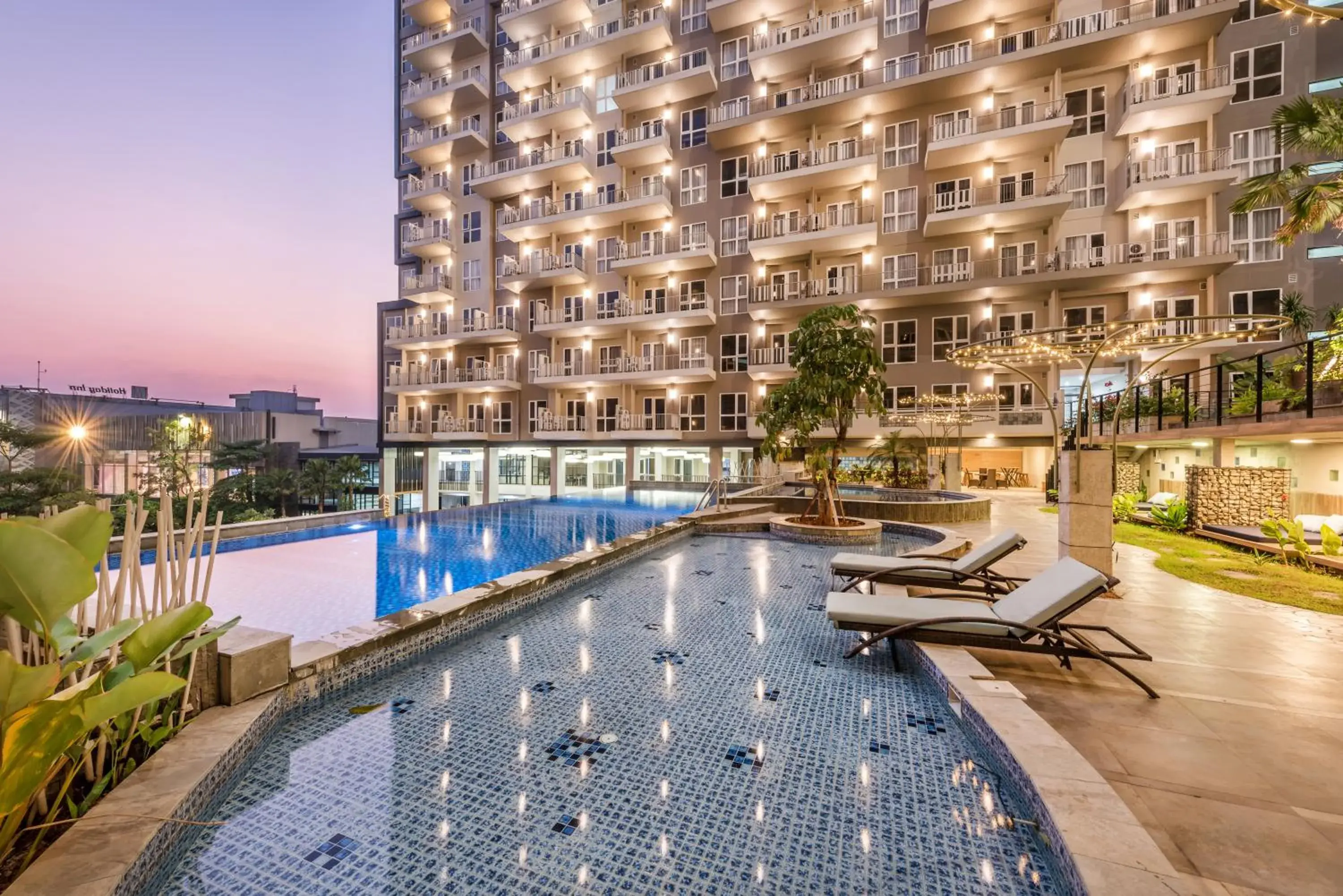 Pool view in Grande Valore Hotel Cikarang Pool view in Grande Valore Hotel Cikarang