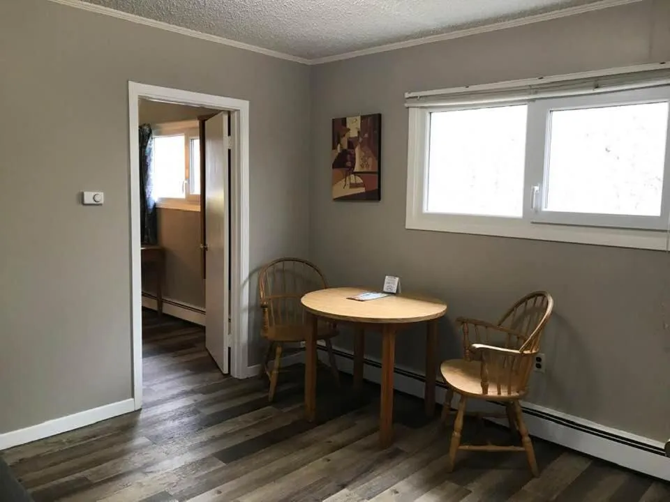 Dining area in Coastal Inn - Kingfisher