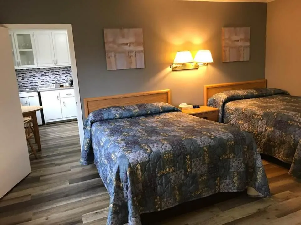 Bed in Coastal Inn - Kingfisher