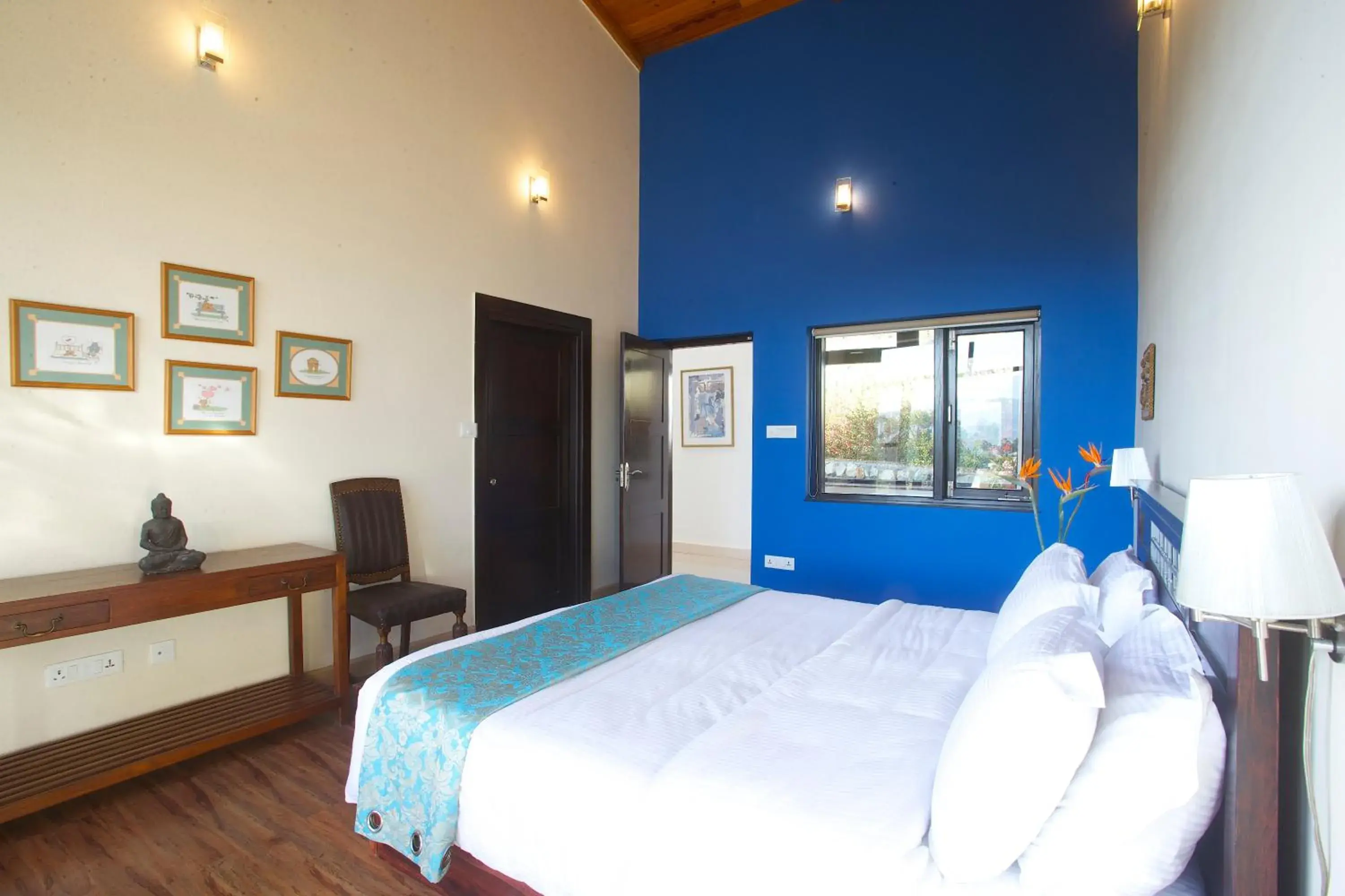 Bed in Tree of Life Junoon in the Hills Kumaon Bed in Tree of Life Junoon in the Hills Kumaon