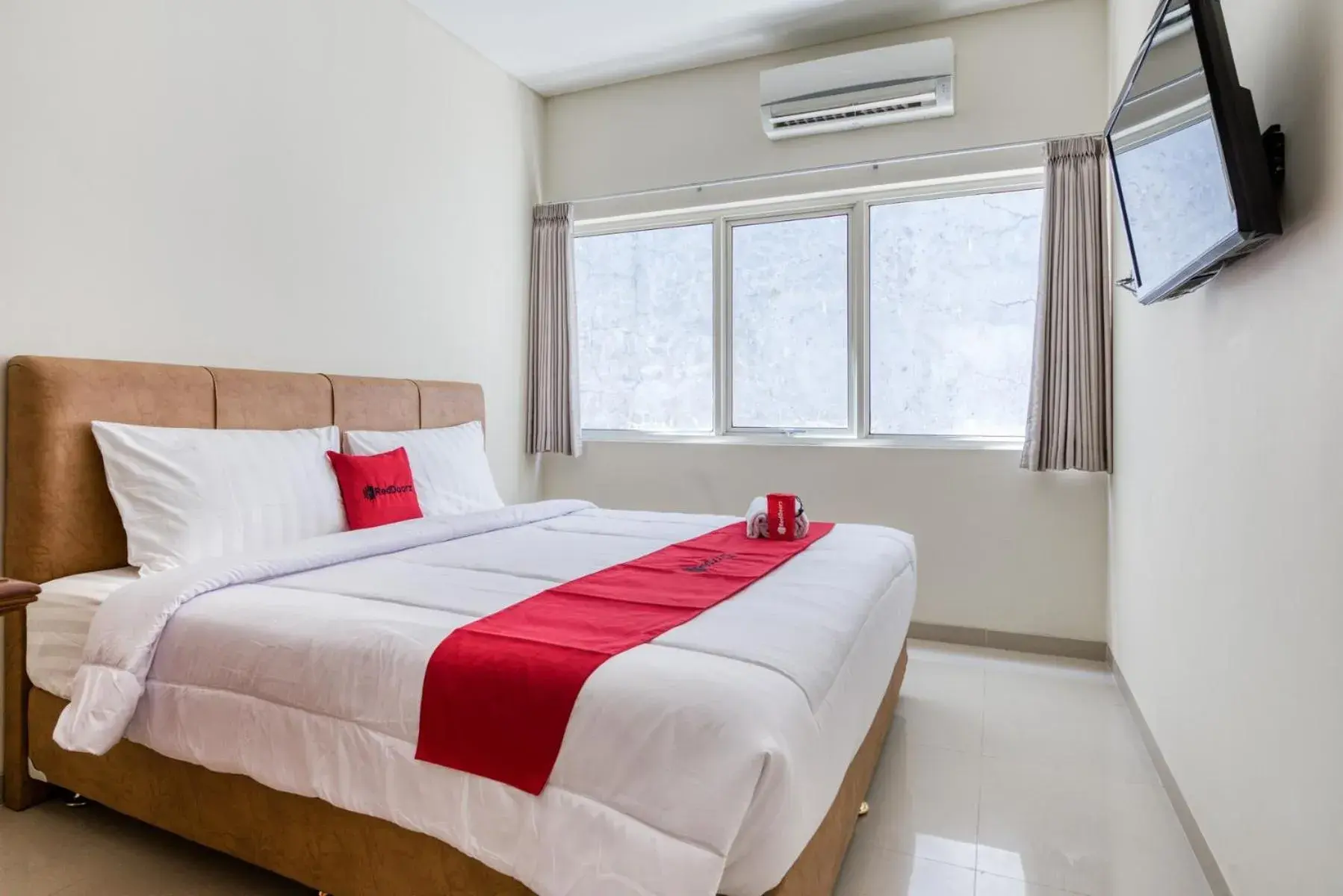 Bedroom, Bed in RedDoorz near Ciputra World 3 Bedroom, Bed in RedDoorz near Ciputra World 3