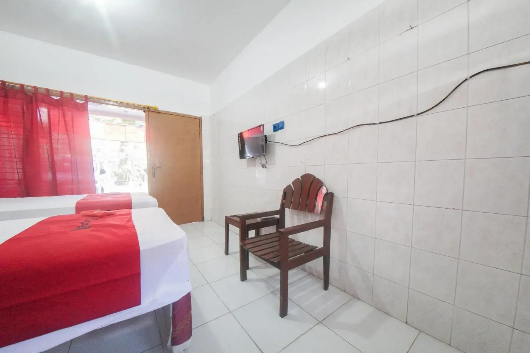 Bedroom, Bed in RedDoorz @ Tretes 2 Bedroom, Bed in RedDoorz @ Tretes 2