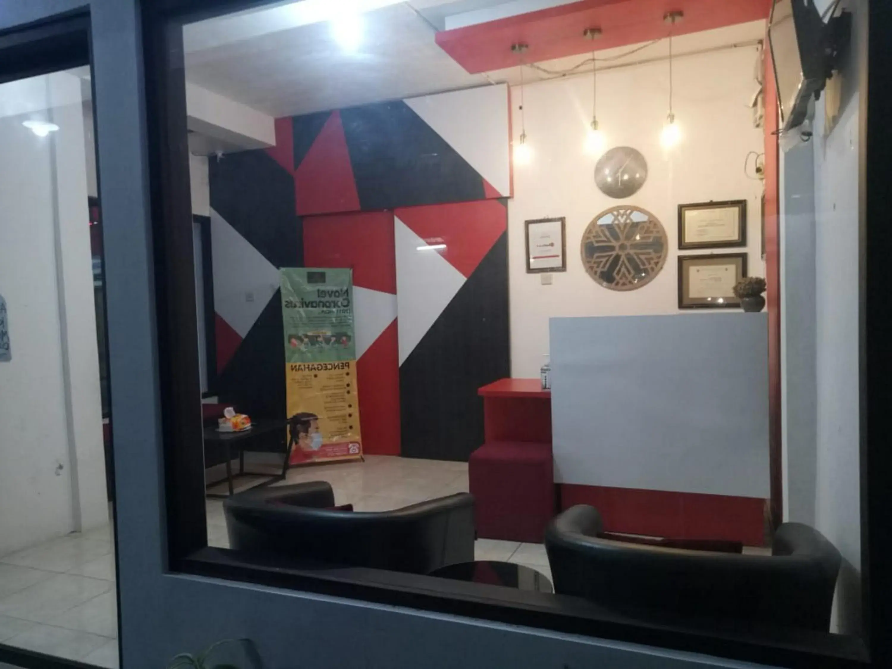 Lobby or reception in RedDoorz @ Tretes 2 Lobby or reception in RedDoorz @ Tretes 2