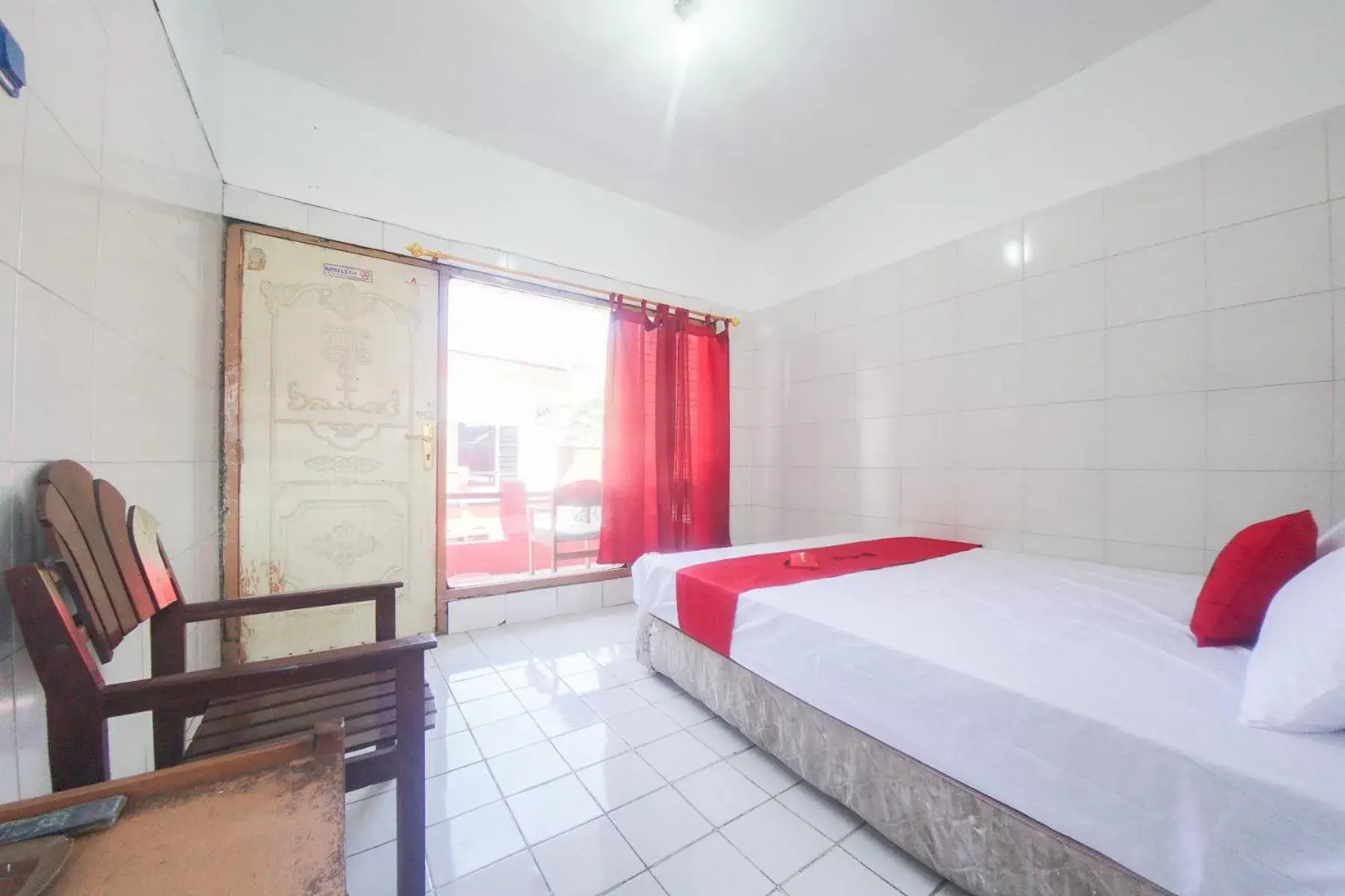 Bed in RedDoorz @ Tretes 2 Bed in RedDoorz @ Tretes 2