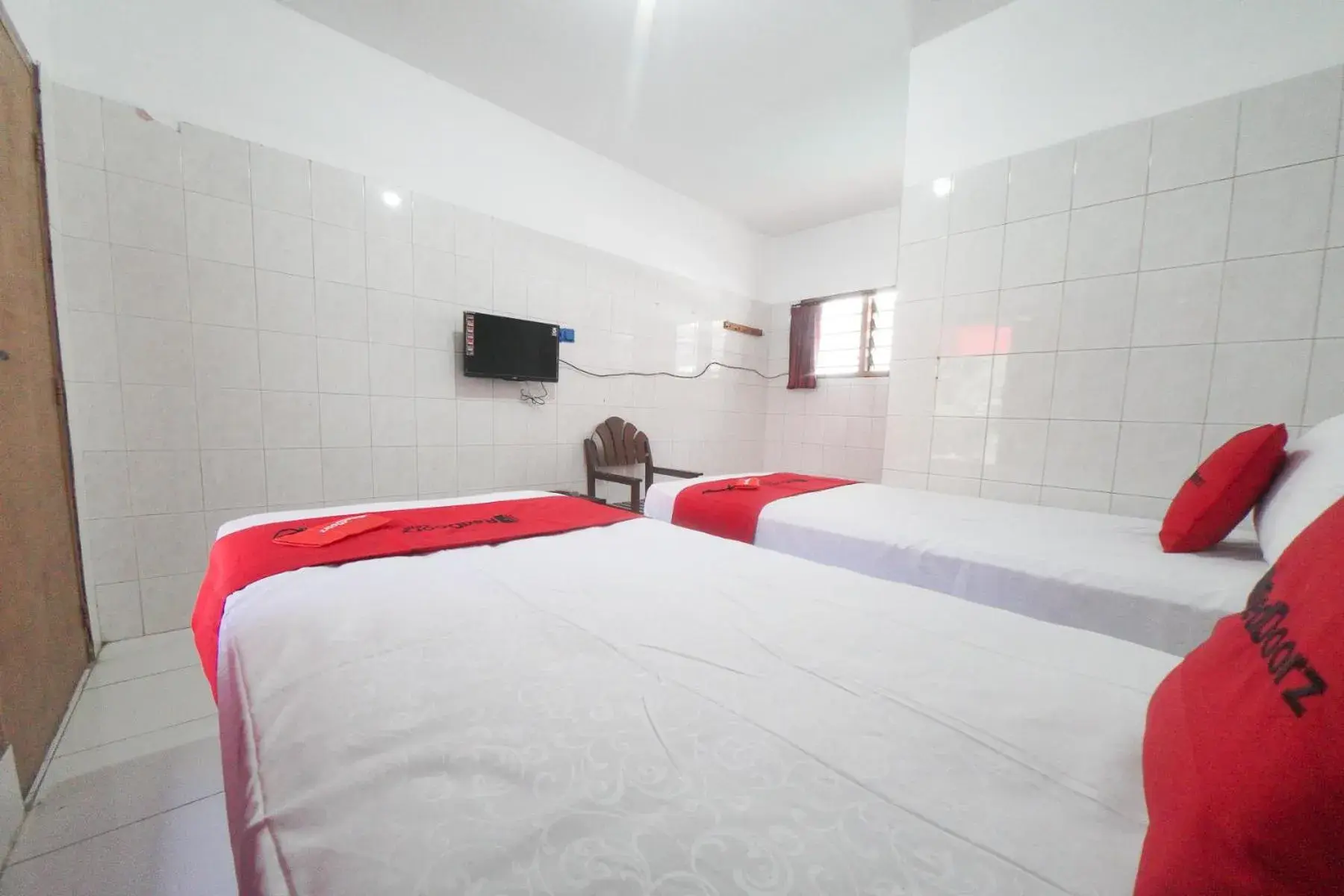 Bedroom, Bed in RedDoorz @ Tretes 2 Bedroom, Bed in RedDoorz @ Tretes 2