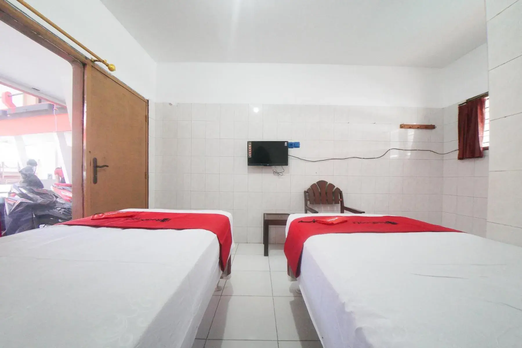 Bedroom, Bed in RedDoorz @ Tretes 2 Bedroom, Bed in RedDoorz @ Tretes 2