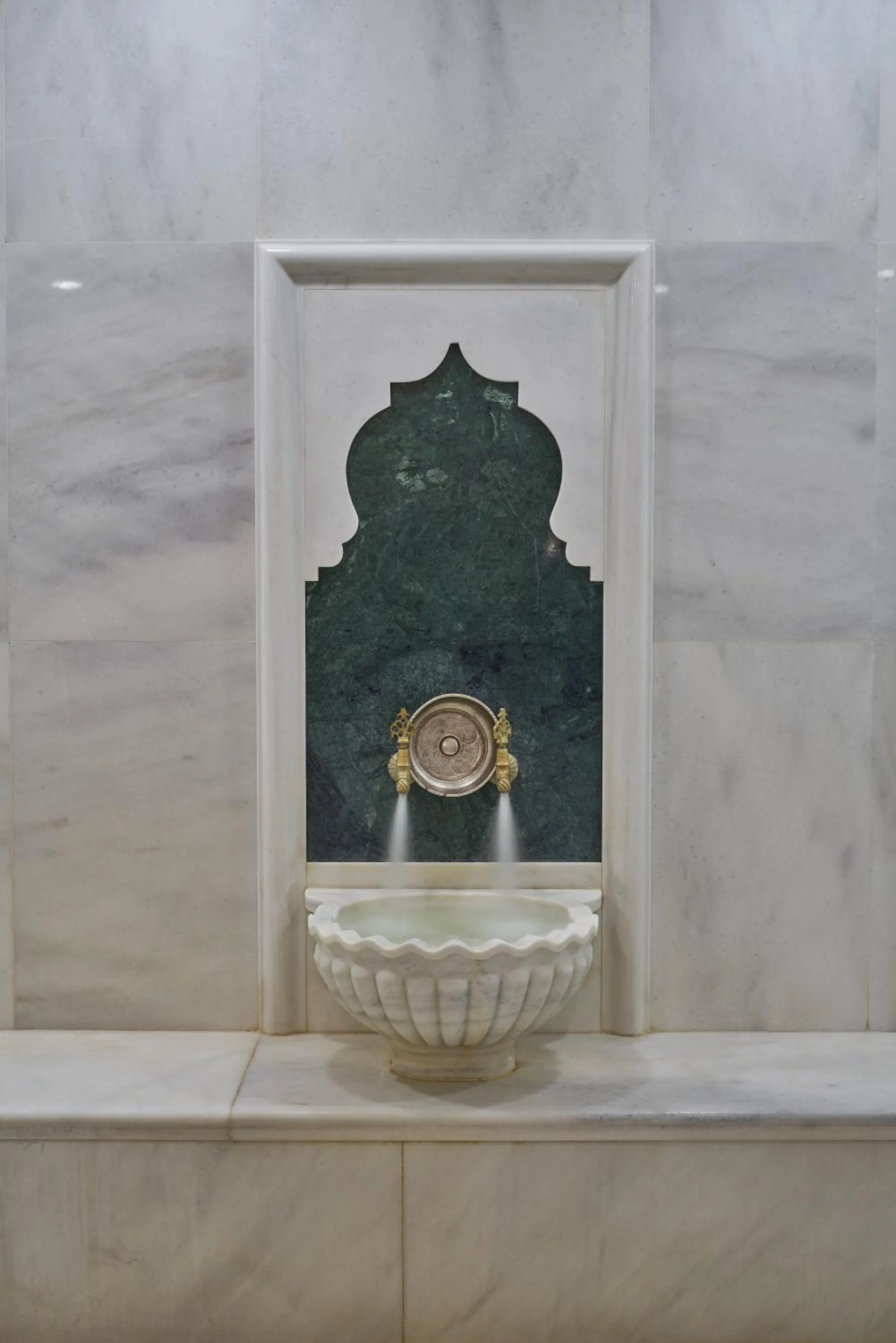 Public Bath in Eliz Hotel Convention Center Thermal Spa & Wellnes