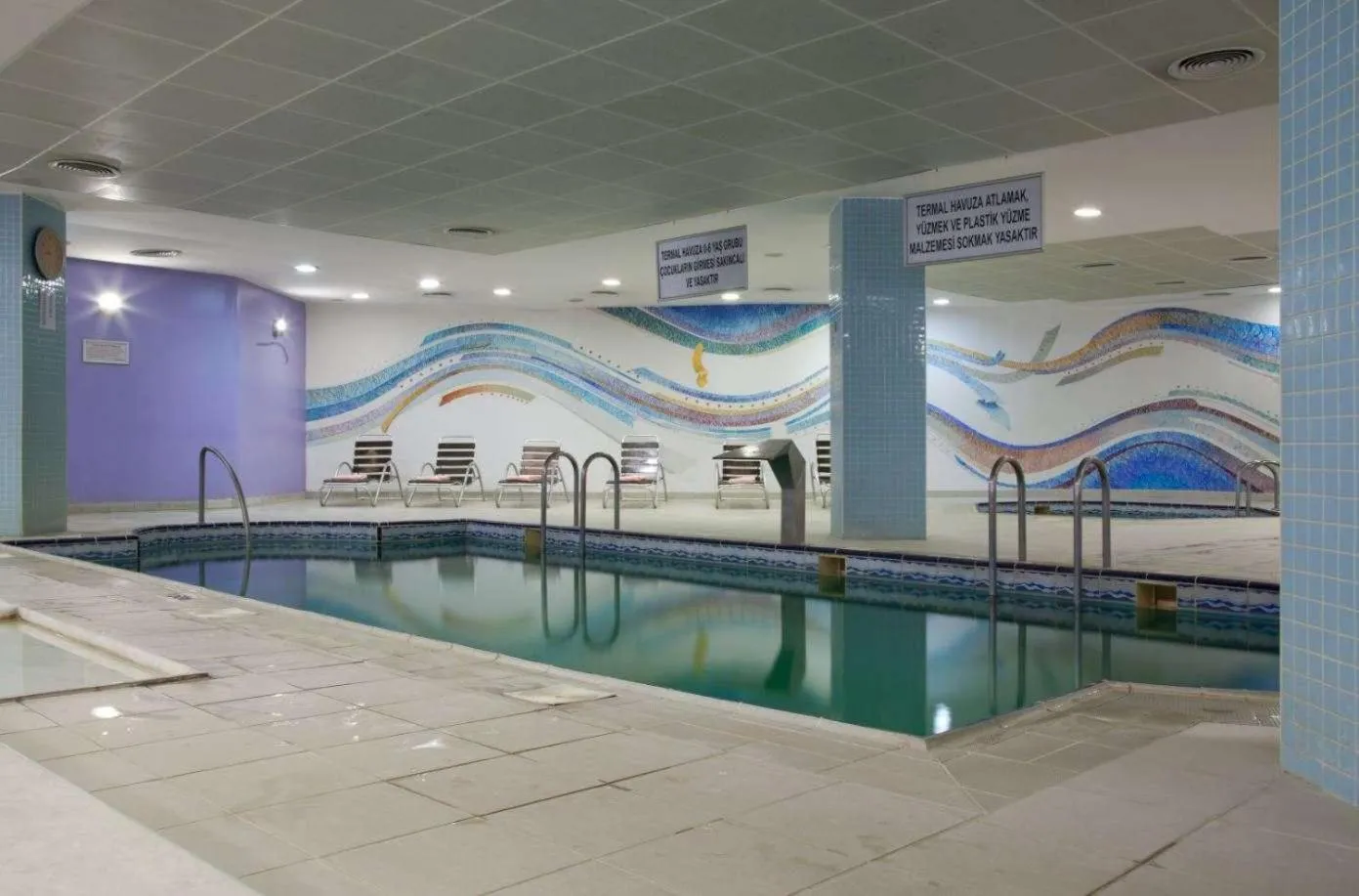 Swimming pool in Eliz Hotel Convention Center Thermal Spa & Wellnes