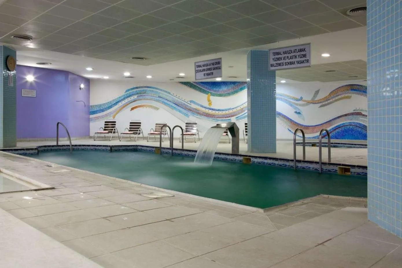 Swimming pool in Eliz Hotel Convention Center Thermal Spa & Wellnes