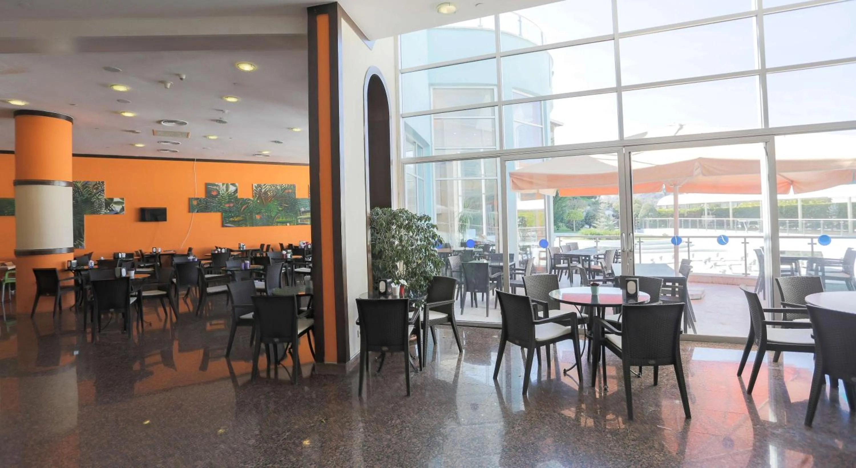 Restaurant/places to eat in Eliz Hotel Convention Center Thermal Spa & Wellnes