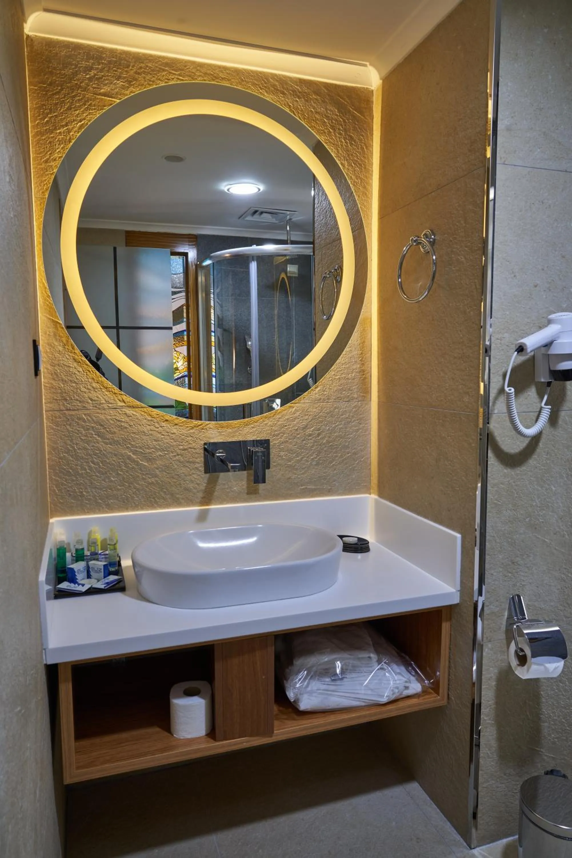 Bathroom in Eliz Hotel Convention Center Thermal Spa & Wellnes