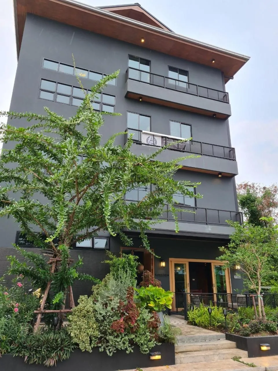 The Lantern Suites
