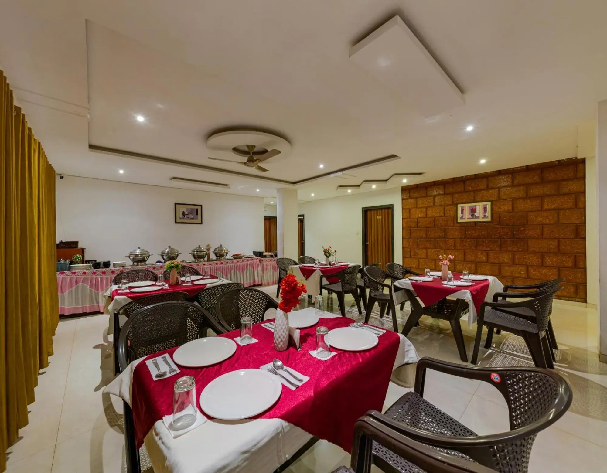 Restaurant/places to eat in Hotel Mahabaleshwar Fragrance Restaurant/places to eat in Hotel Mahabaleshwar Fragrance