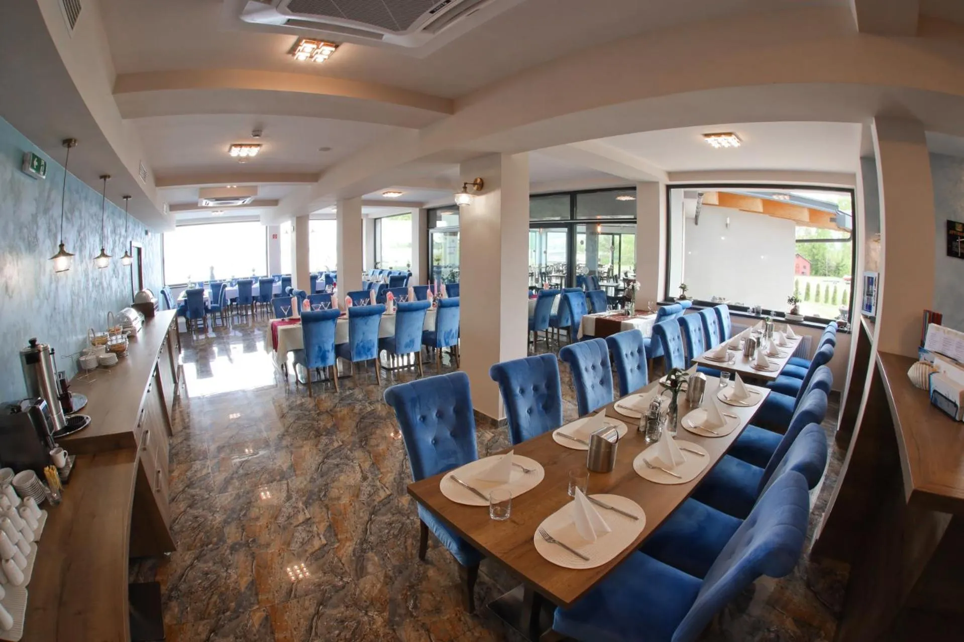 Restaurant/places to eat in Hotel Prístav