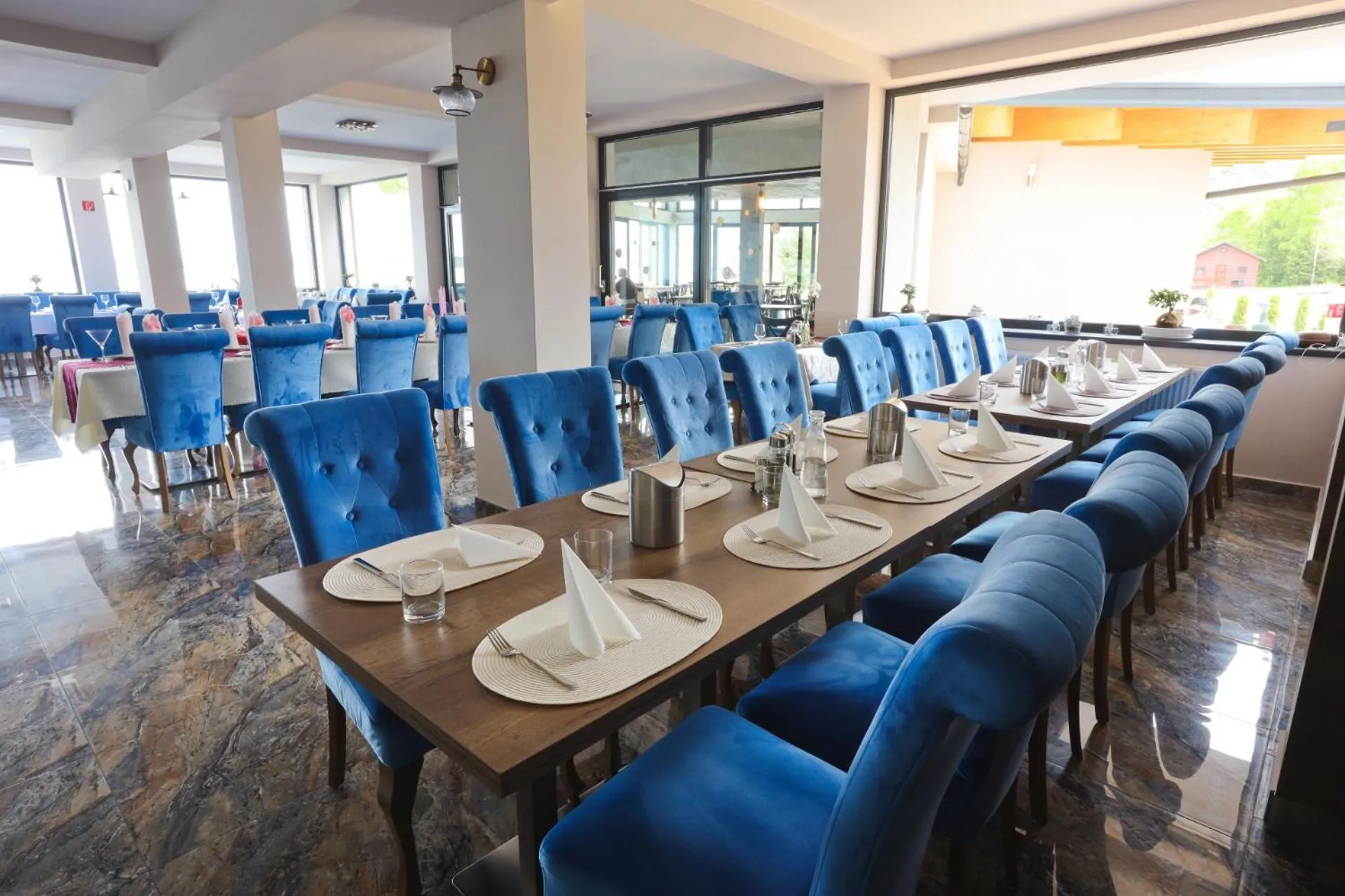 Restaurant/places to eat in Hotel Prístav