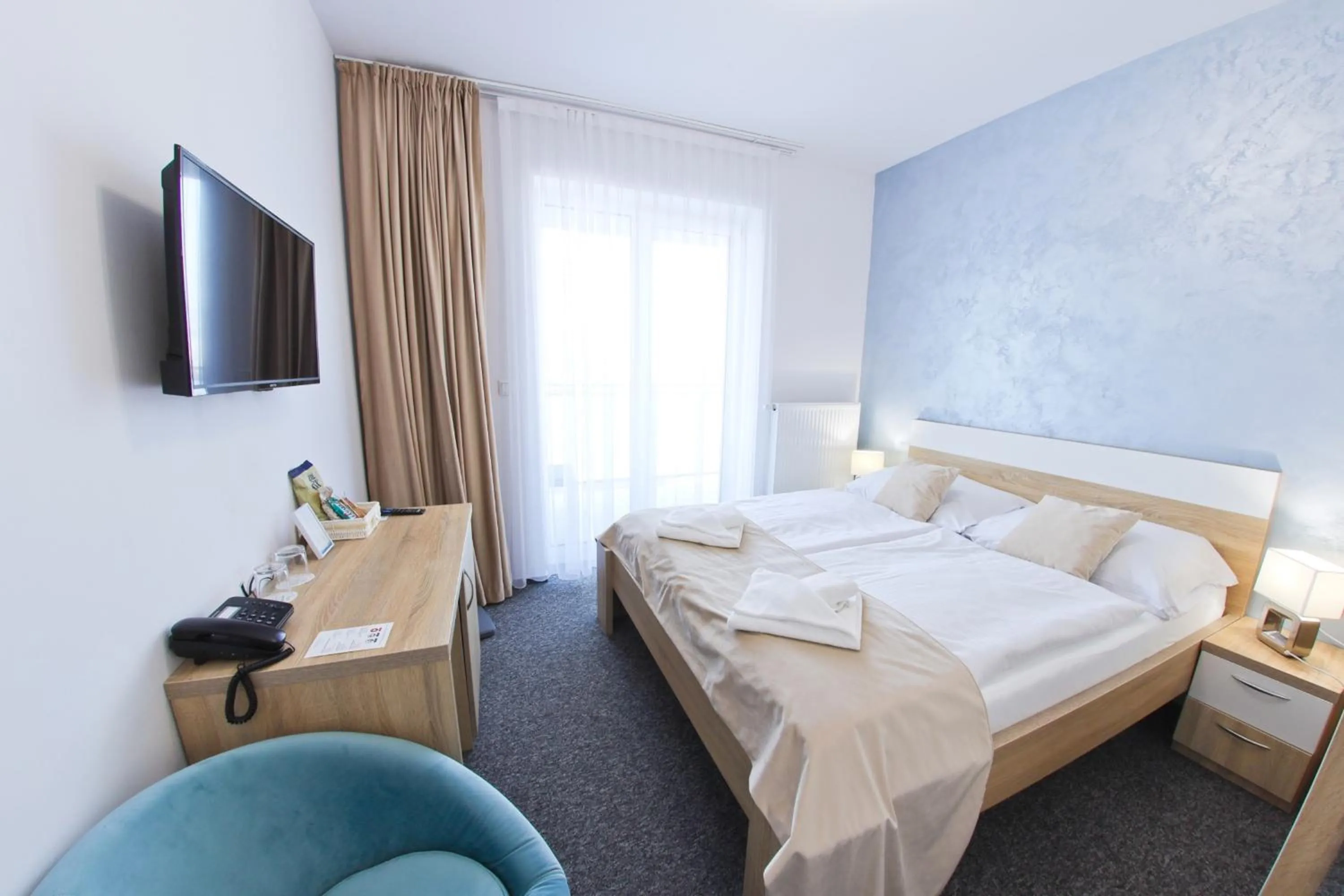 TV and multimedia, Bed in Hotel Prístav