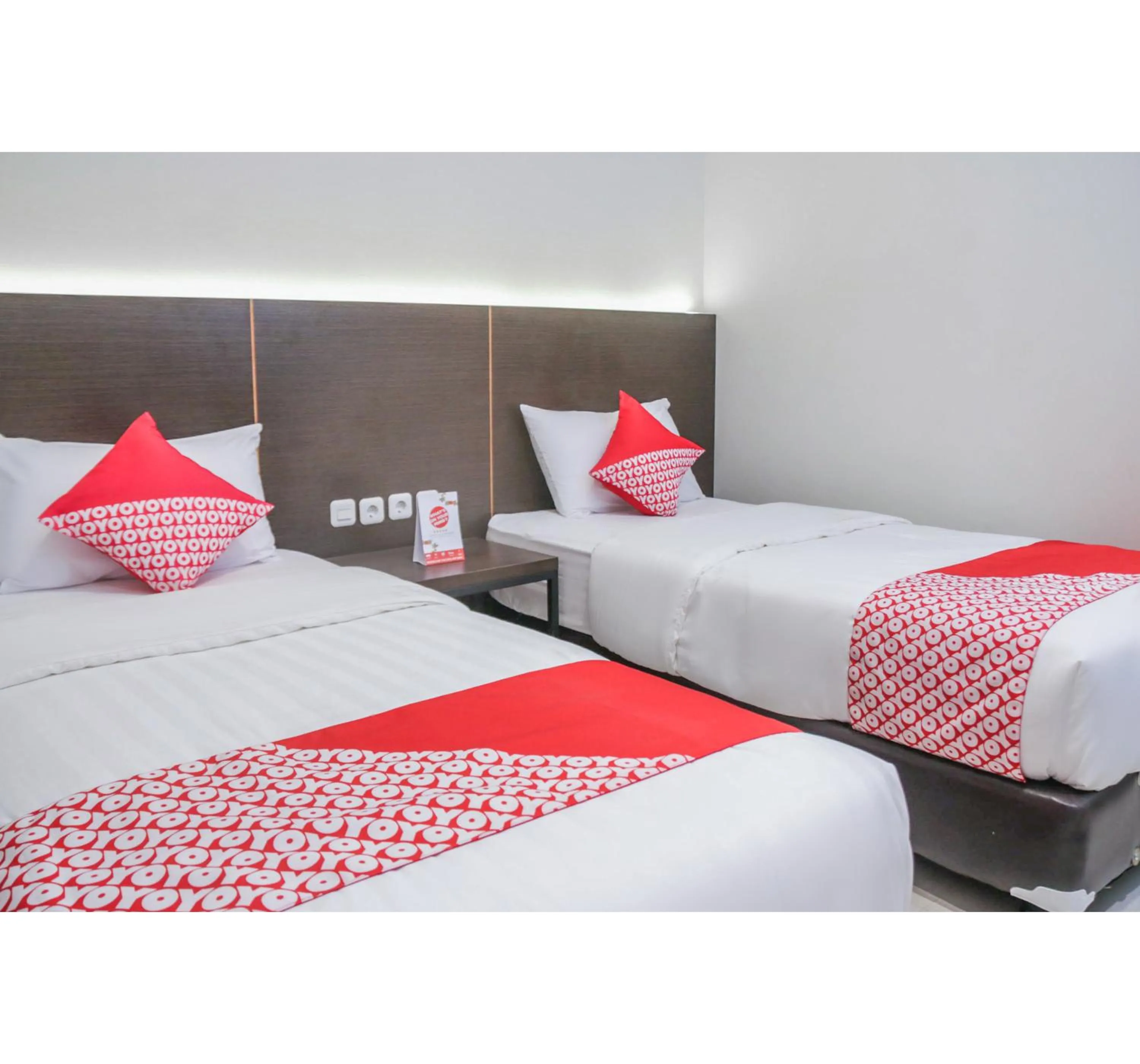 Bedroom, Bed in Hotel O Azzahra Guest House Syariah