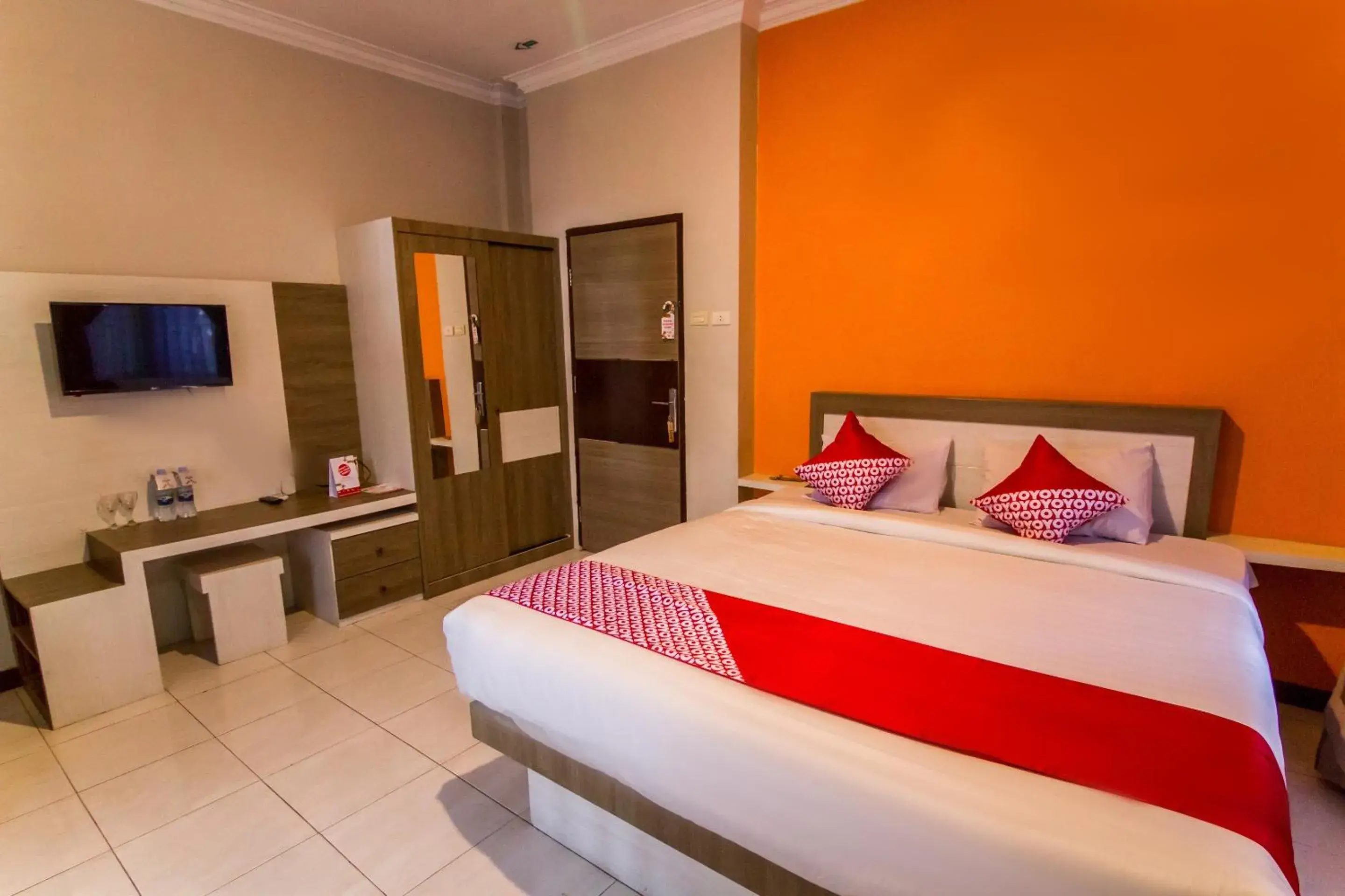 Deluxe Double Room in OYO 889 Edotel Amanah Hotel Syariah By Smk Muhammadiyah 1 Deluxe Double Room in OYO 889 Edotel Amanah Hotel Syariah By Smk Muhammadiyah 1