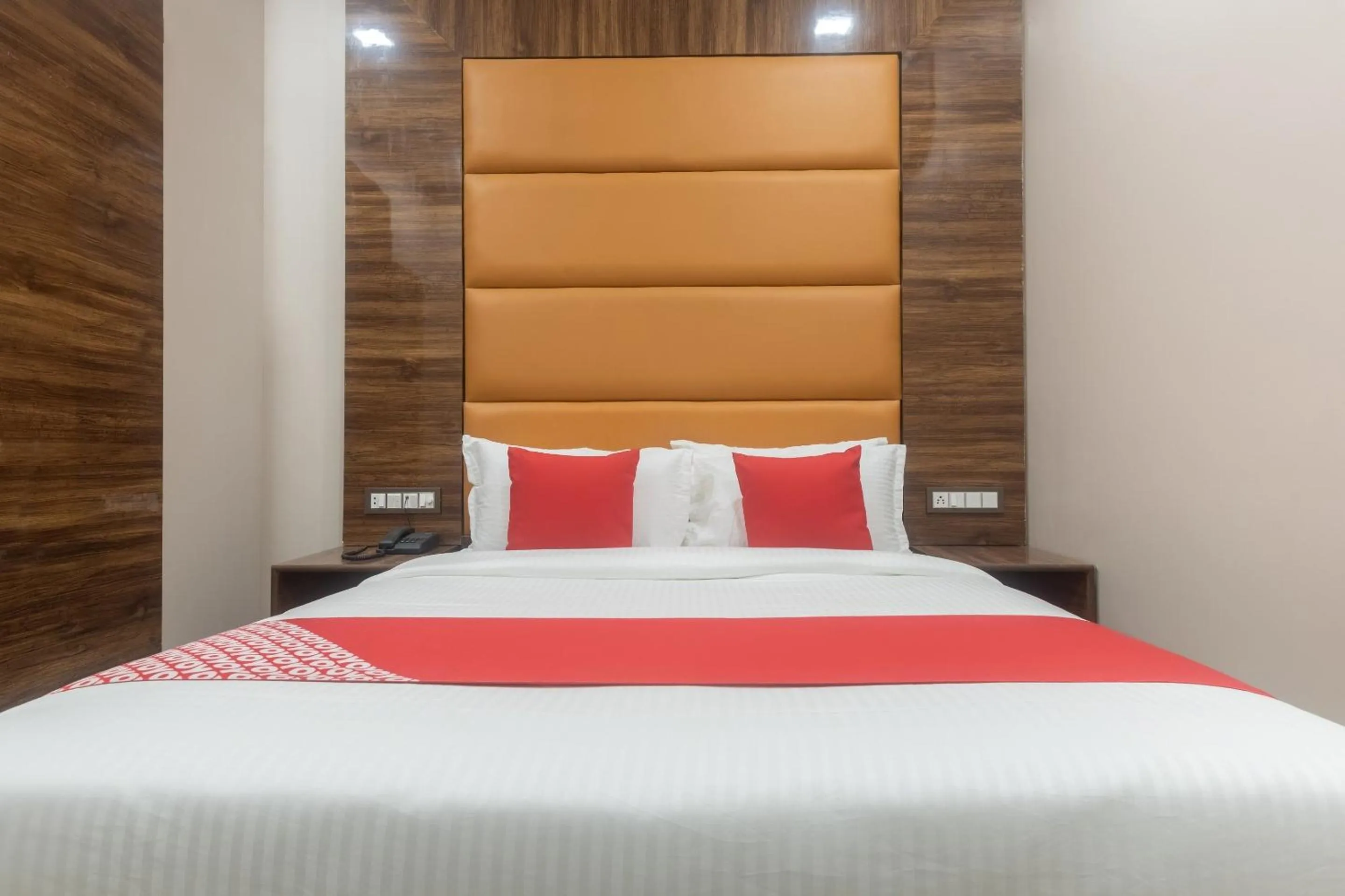 Bedroom in OYO Hotel Blue Executive Near Chhatrapati Shivaji International Airport