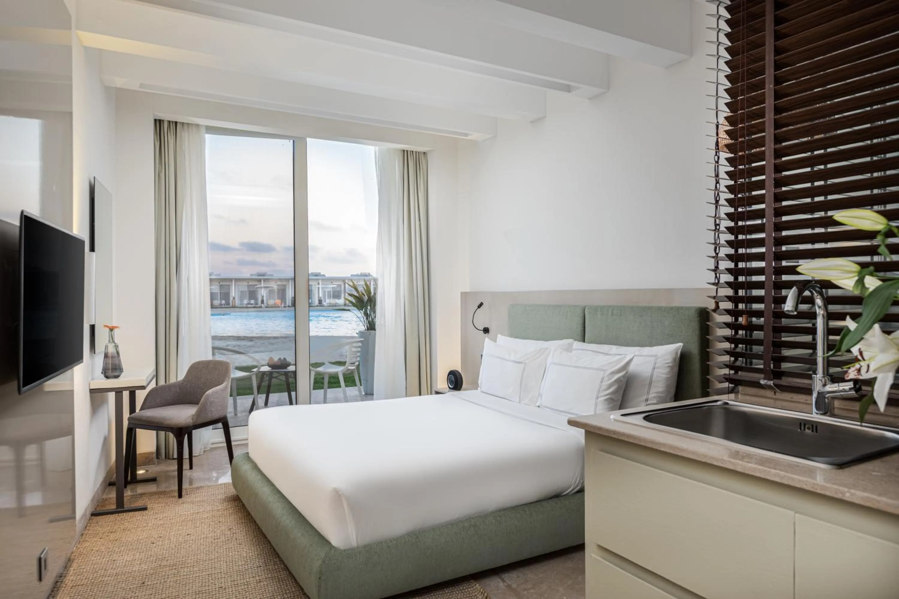 View (from property/room), Bed in The G Hotel Seashell