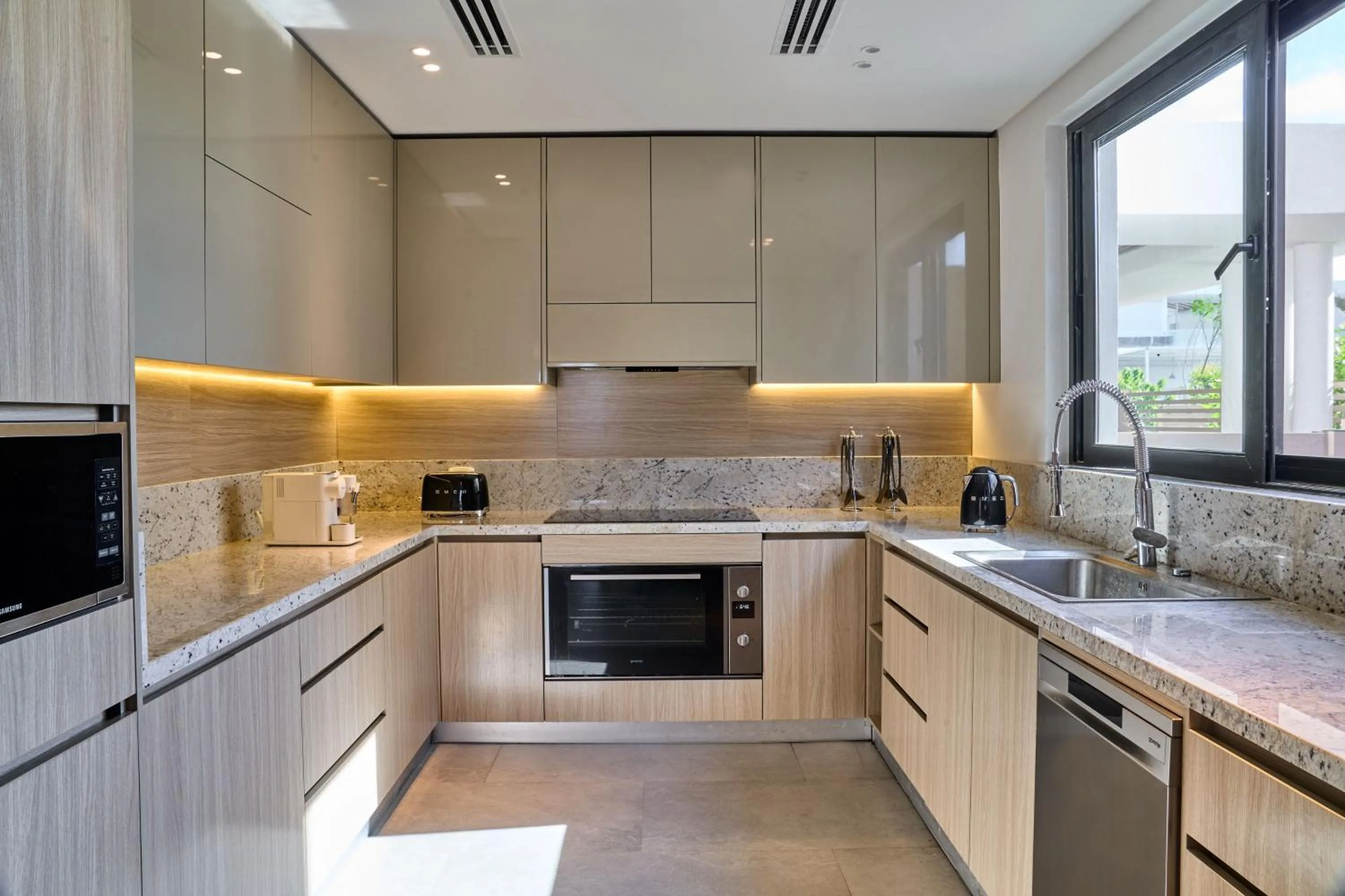 Kitchen or kitchenette in The G Hotel Seashell