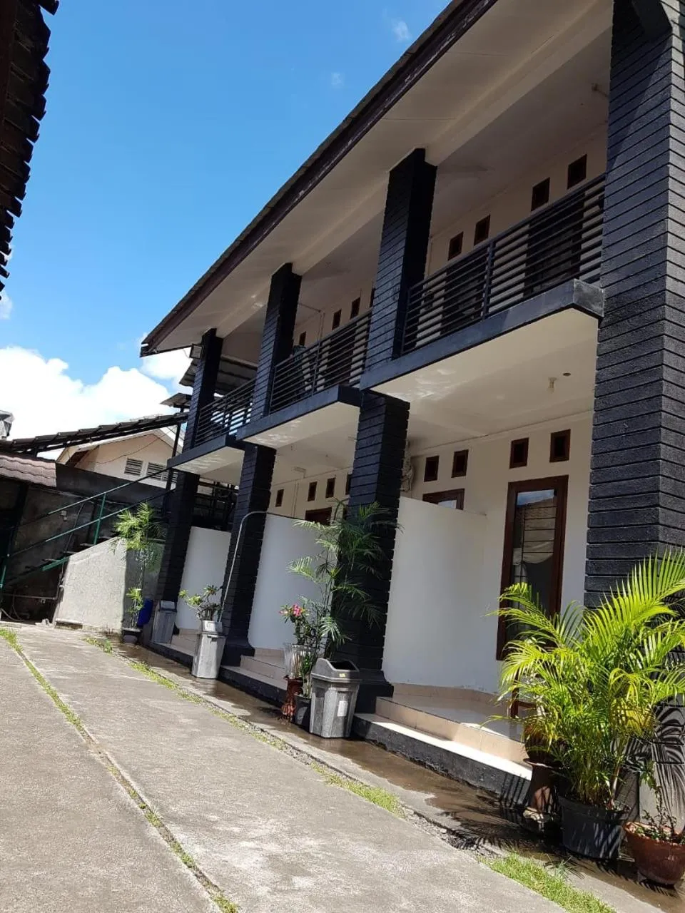 Property building in Kost & Homestay 911