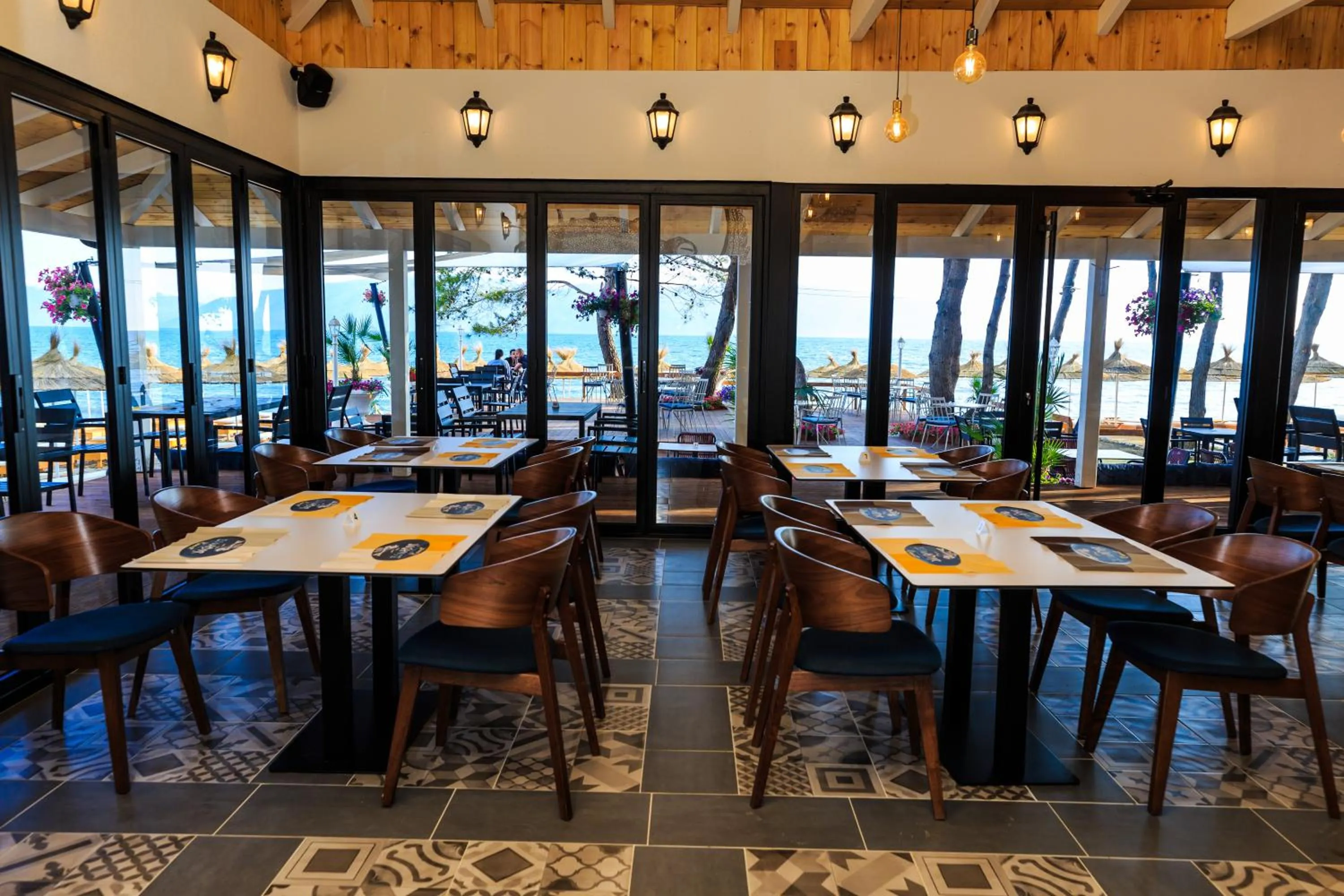 Restaurant/places to eat in ECUADOR Resort