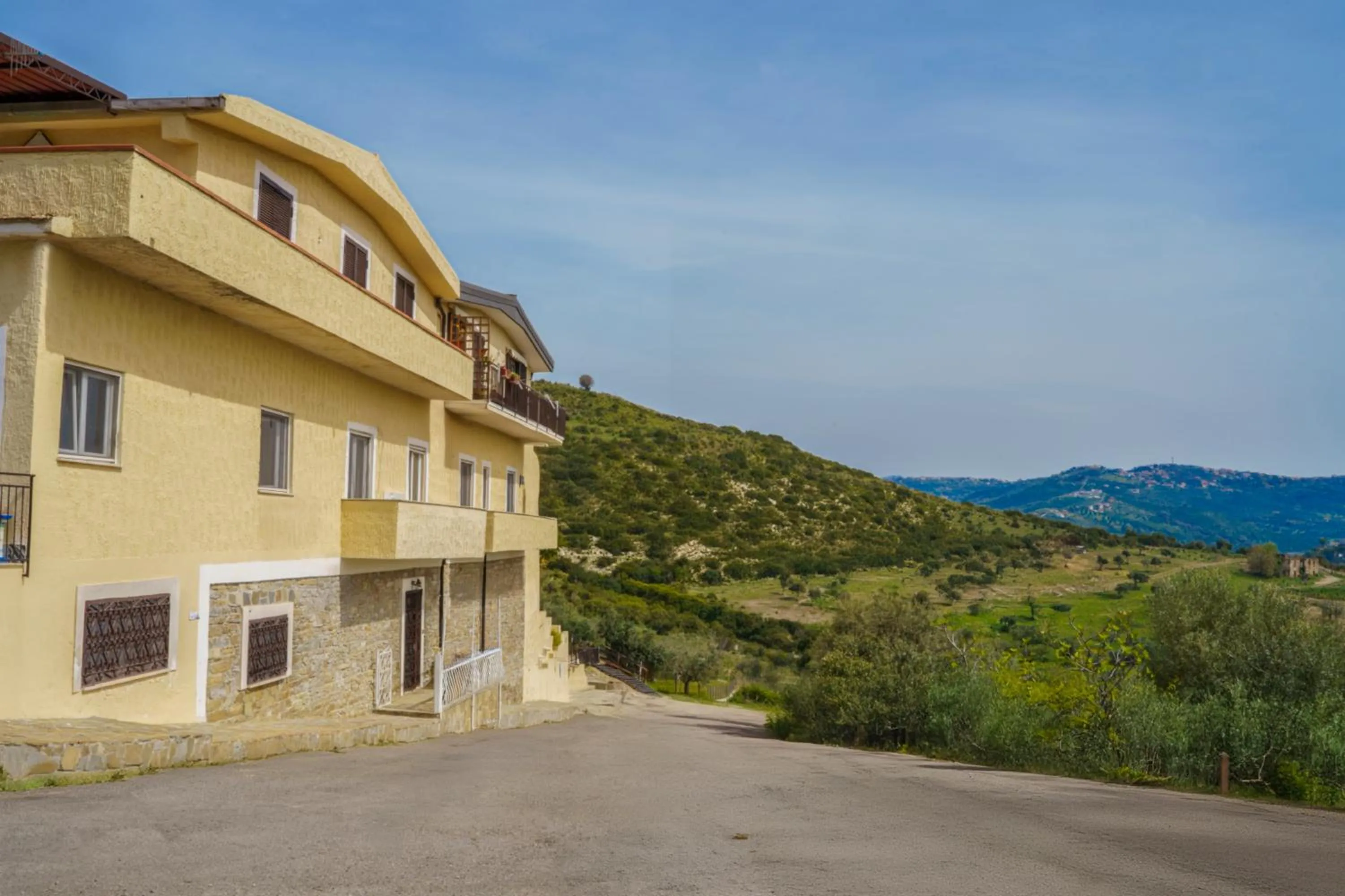 Property building in Il Panorama Housing Cilento