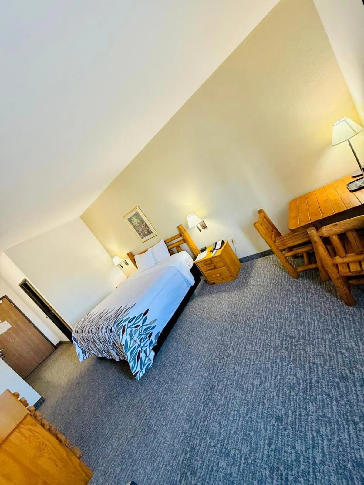 Bed in Knights Inn New Florence