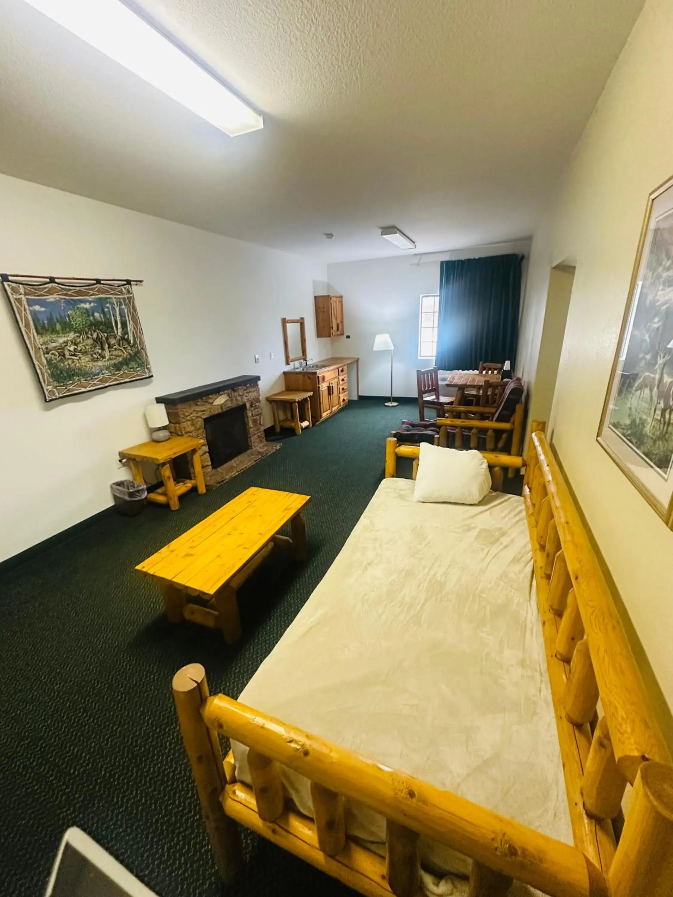 Bed in Knights Inn New Florence Bed in Knights Inn New Florence